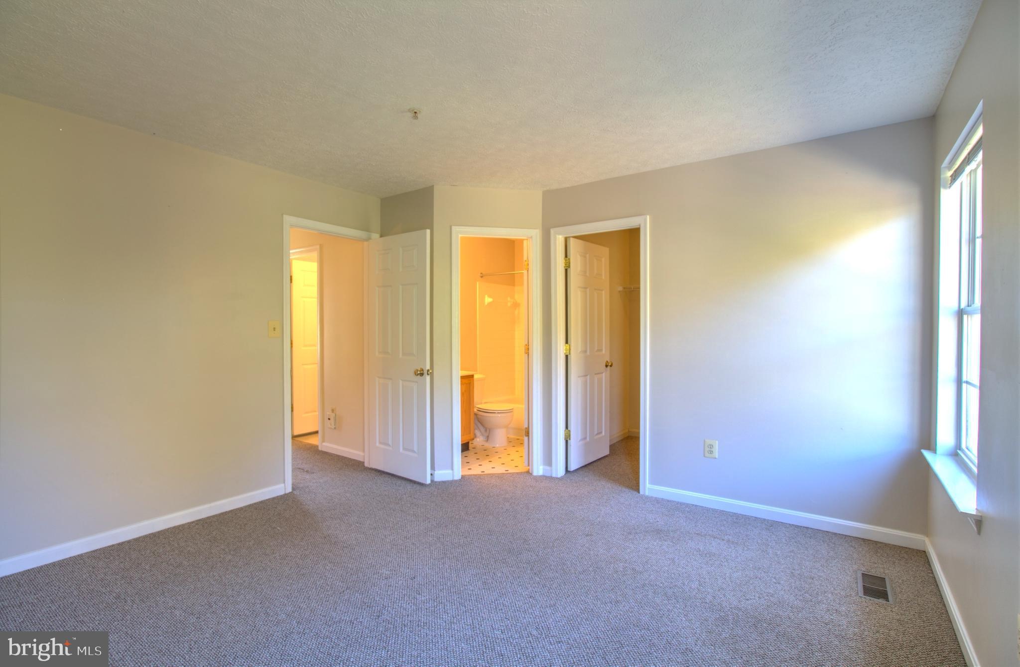 CONSTANT FRIENDSHIP - Residential