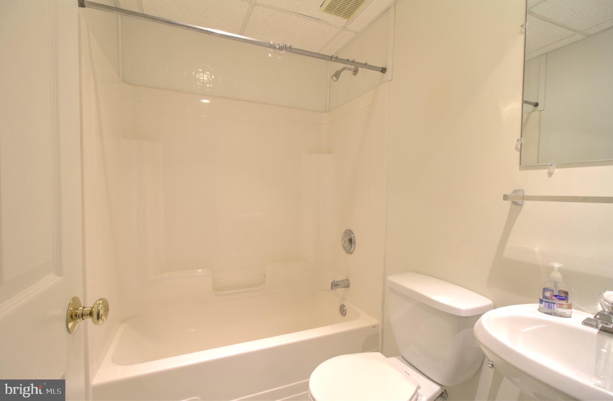 CONSTANT FRIENDSHIP - Residential