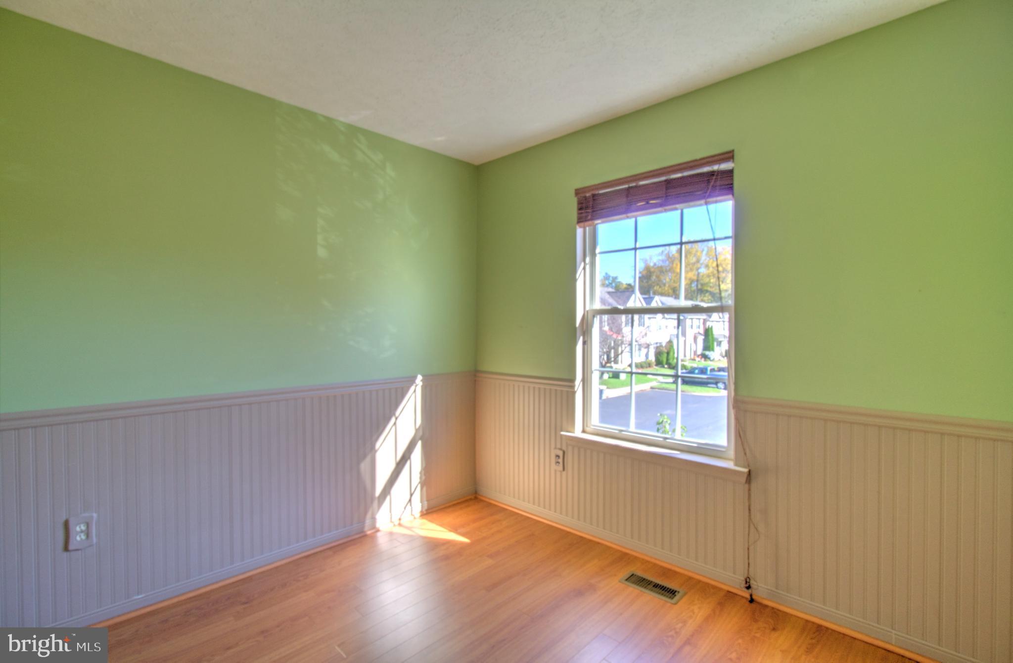 CONSTANT FRIENDSHIP - Residential