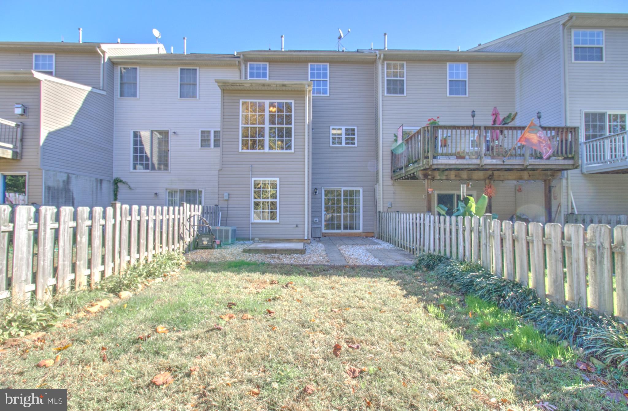 CONSTANT FRIENDSHIP - Residential