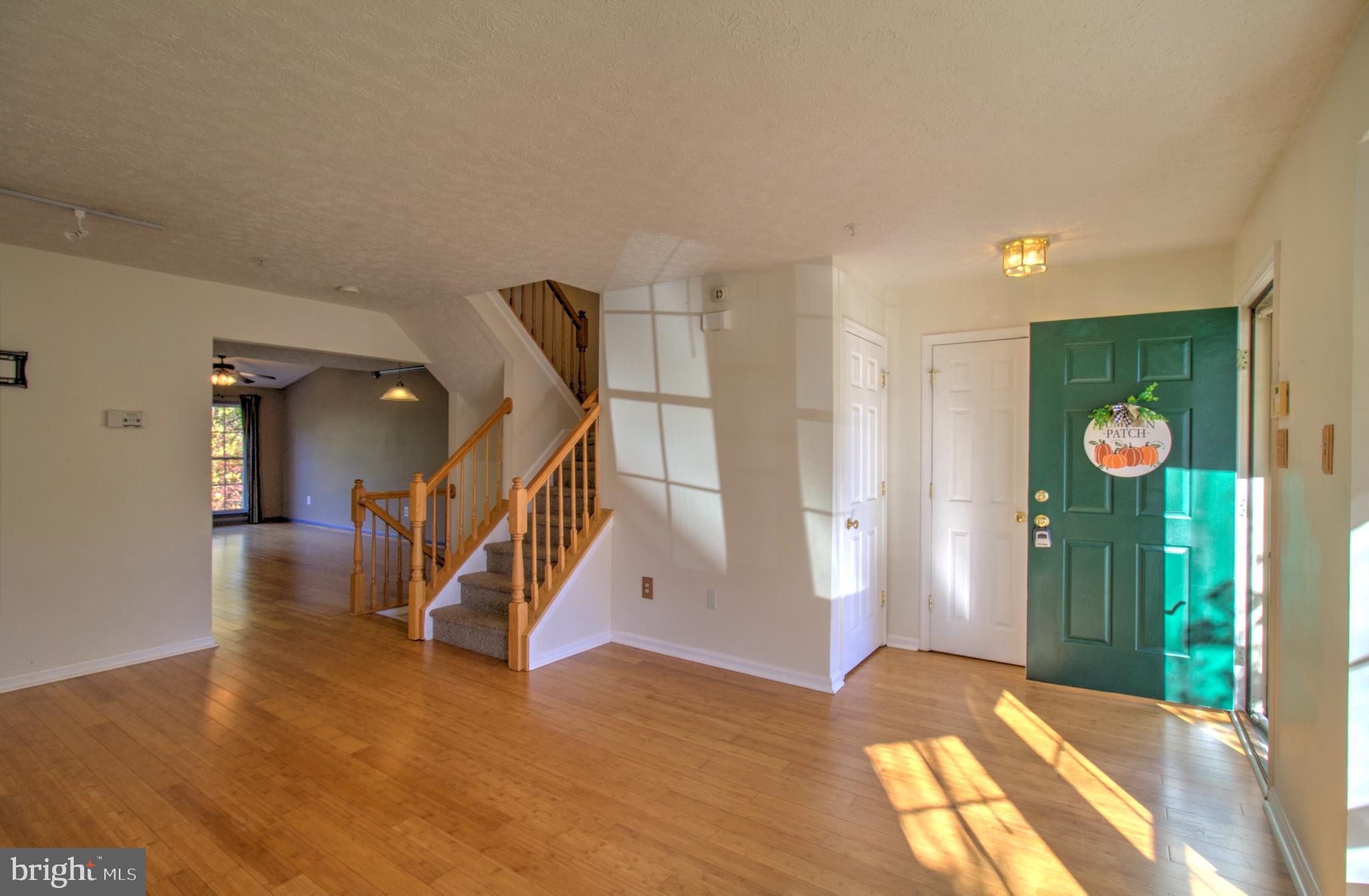 CONSTANT FRIENDSHIP - Residential