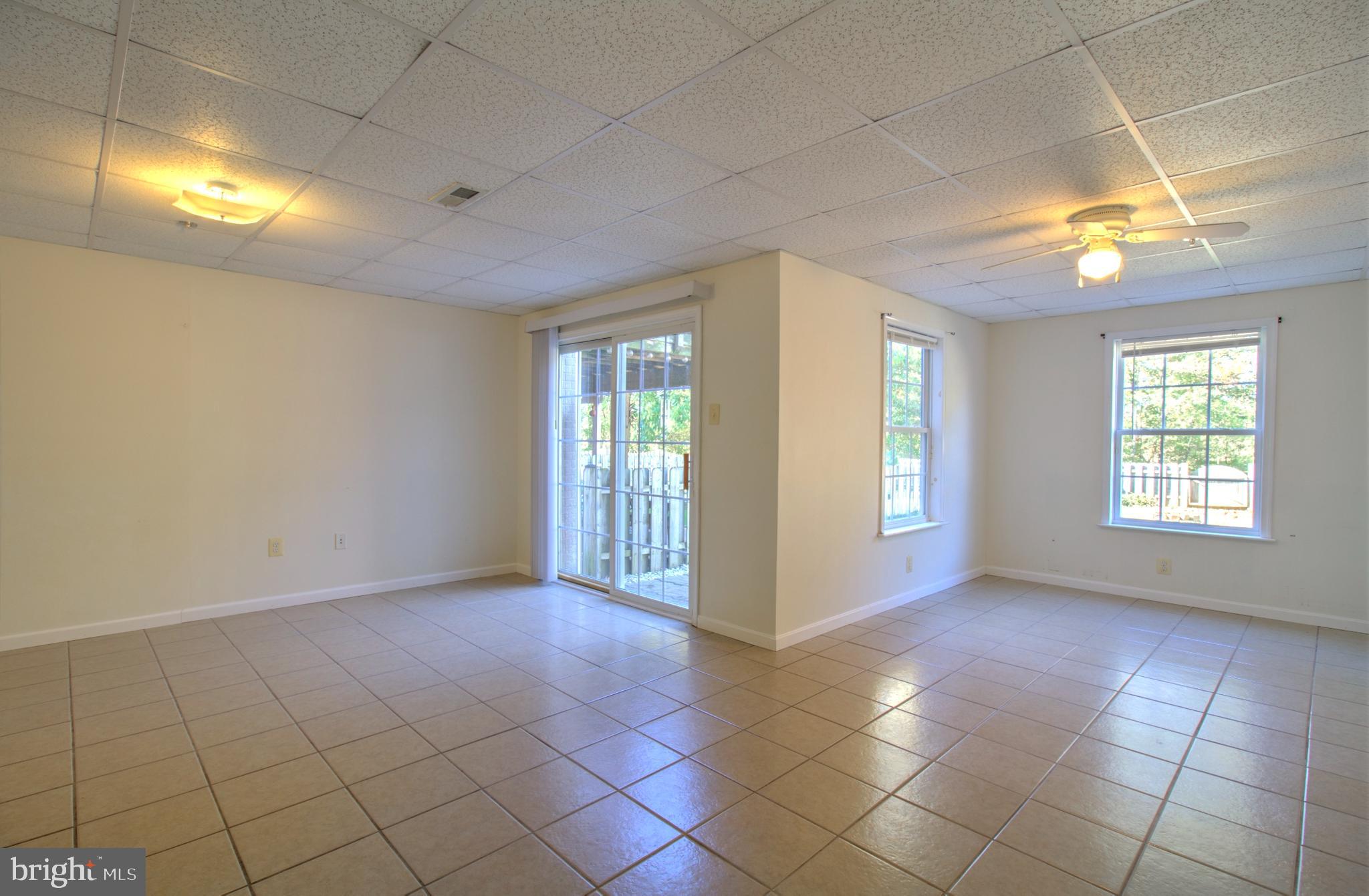 CONSTANT FRIENDSHIP - Residential