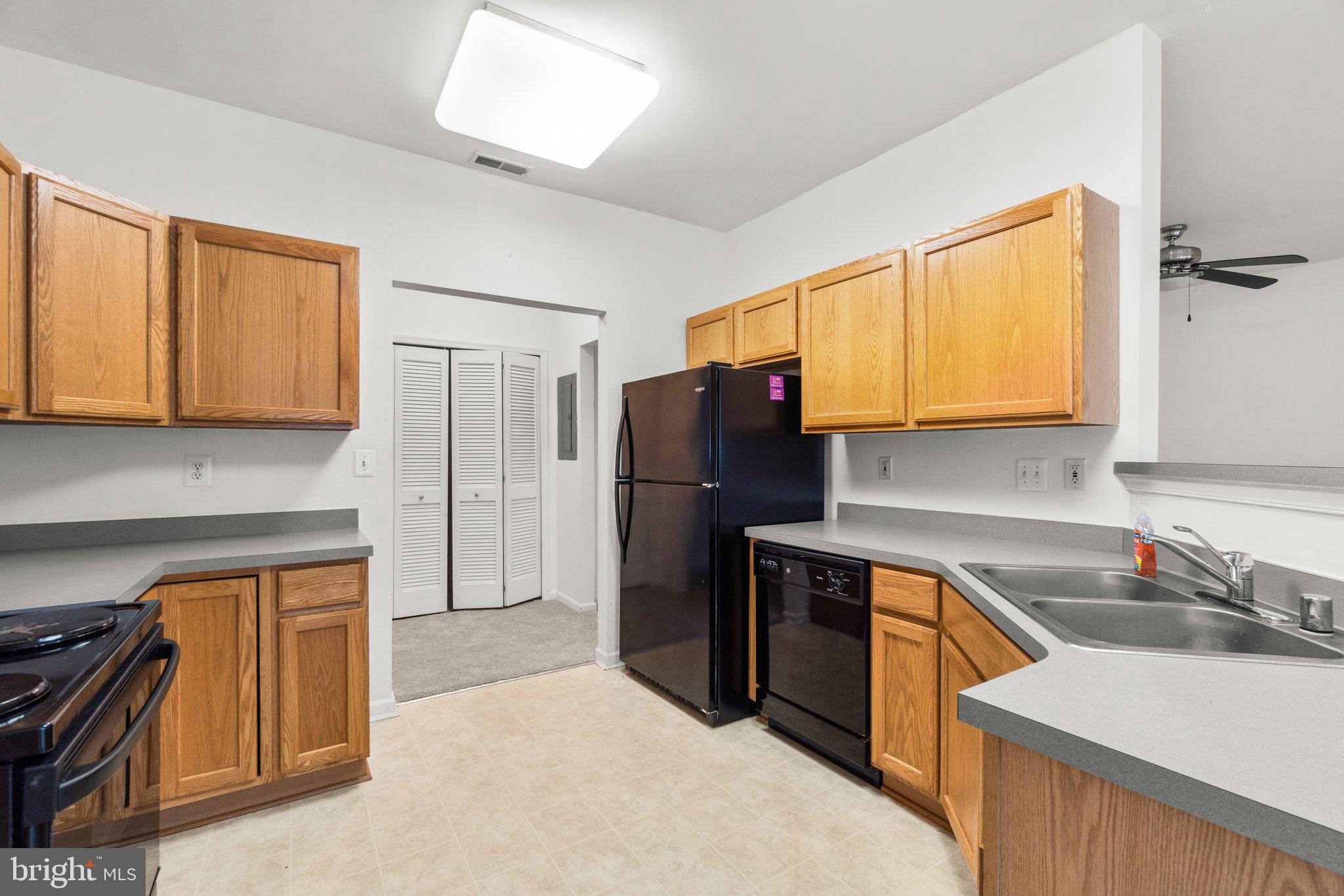 VILLAGE OF MILL RUN - Residential Lease