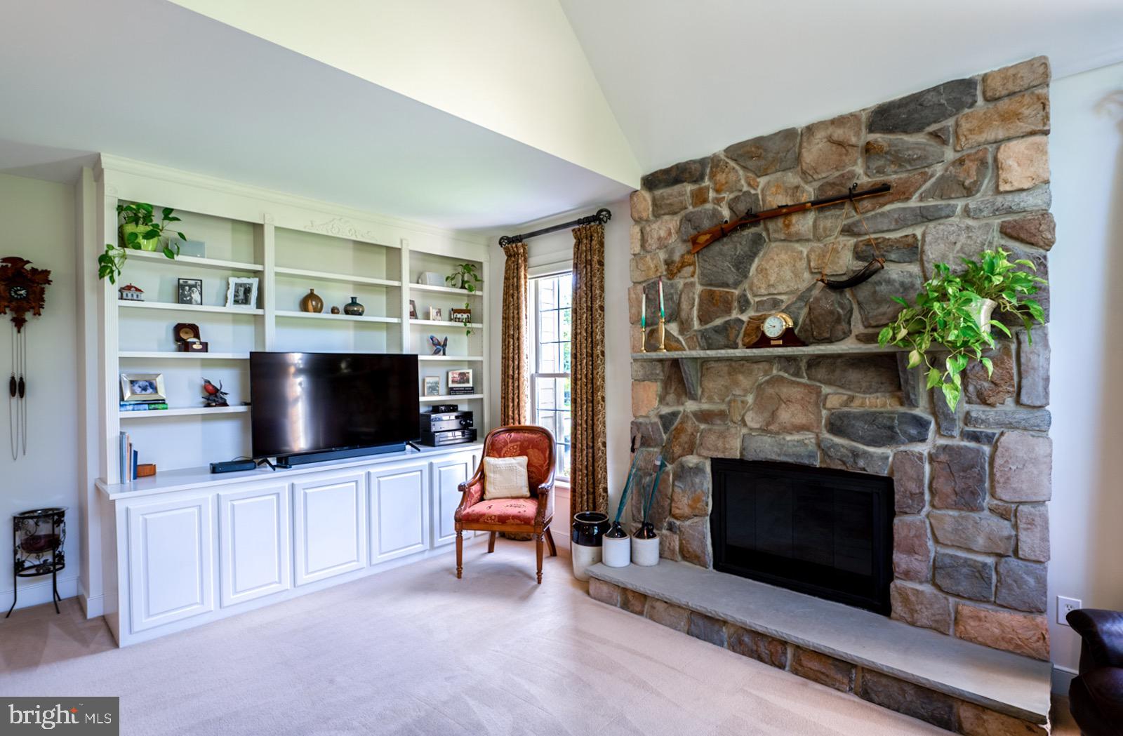 ROSSMORE - Residential