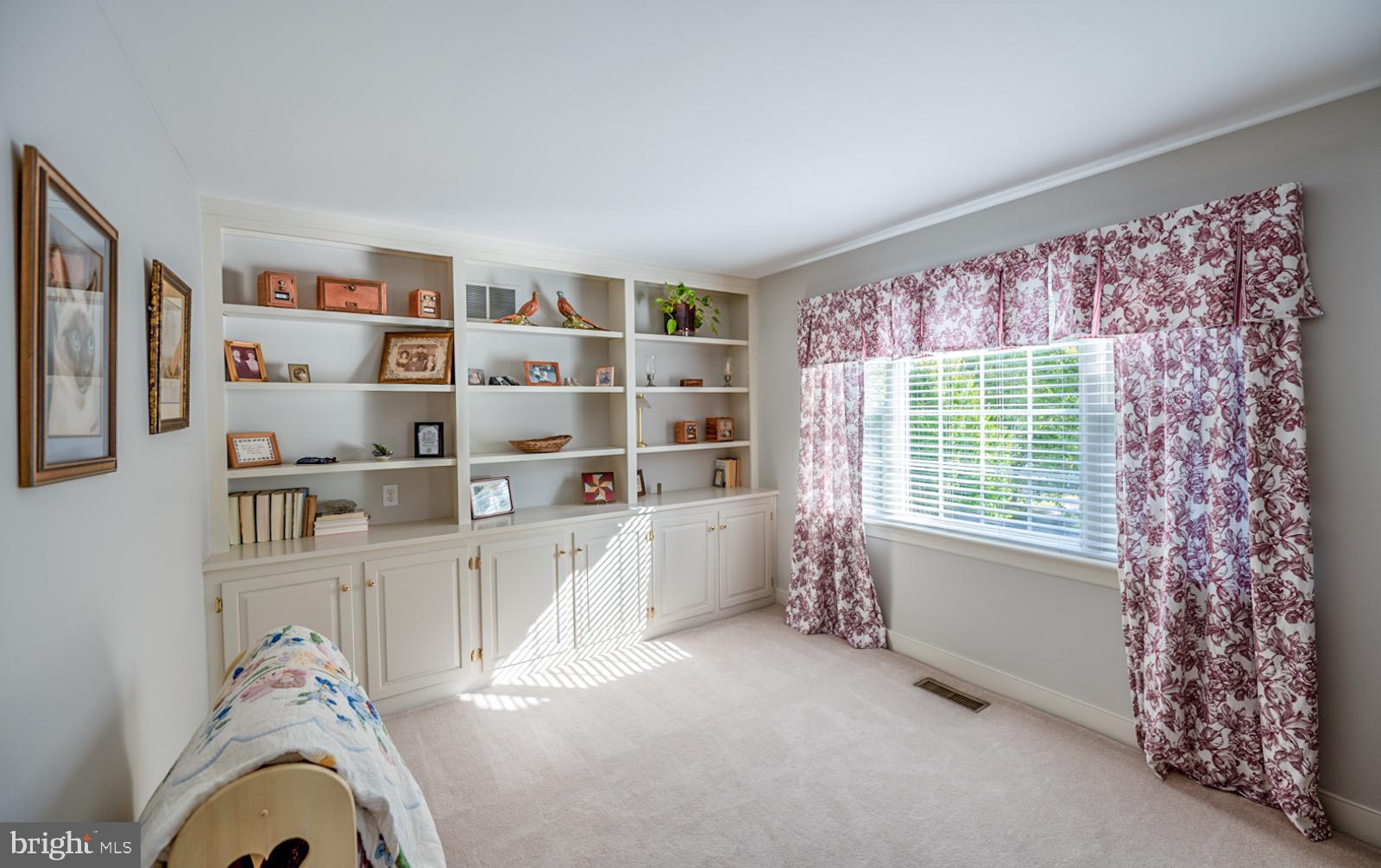 ROSSMORE - Residential