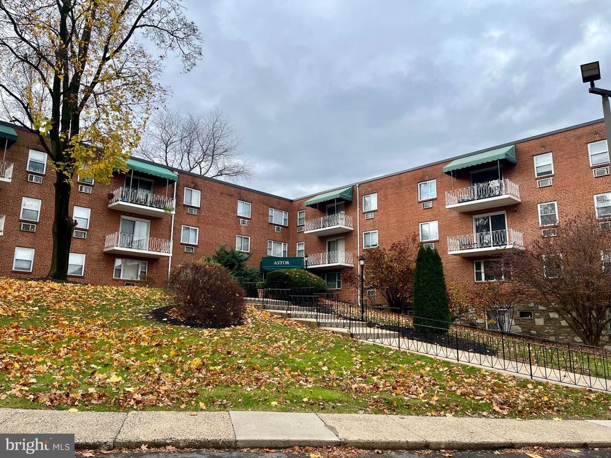 Move right into this freshly painted condo in Wyncote! The seller is even going to leave all of the furniture currently in the home, so that's one less thing to worry about.  The home has one  bedroom and one bath as well as a large living room and eat in kitchen. Heat, water, and sewer are all included in the monthly condo fee, so warm yourself up without any worry of a high heating bill this winter! 
Make your appointment today to view this home and get ready to move right in!