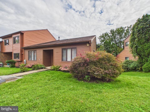 Townhouse For Sale - 5420 Pinehurst Drive<br/> WILMINGTON, DE 19808