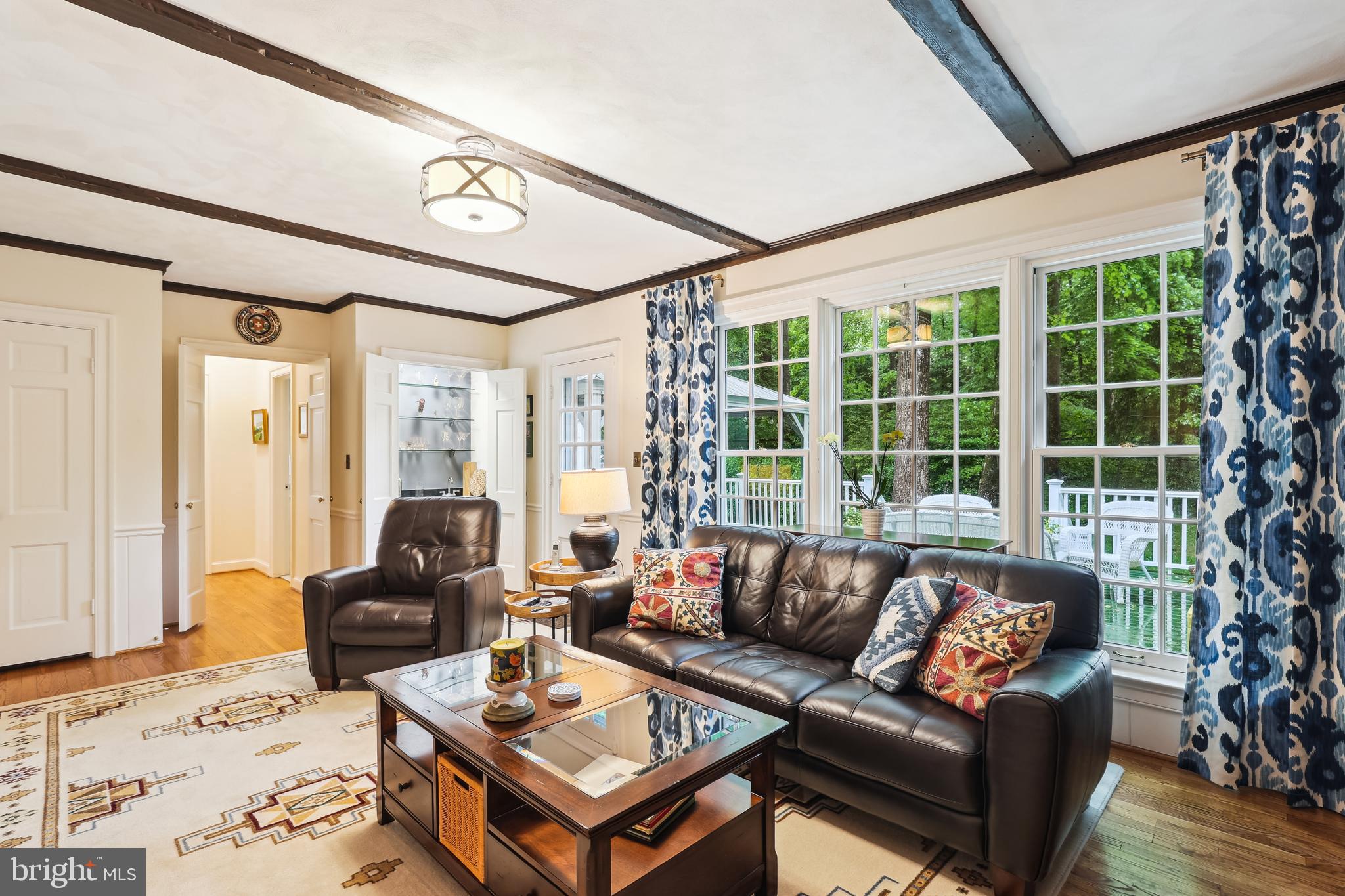 POTOMAC OUTSIDE - Residential