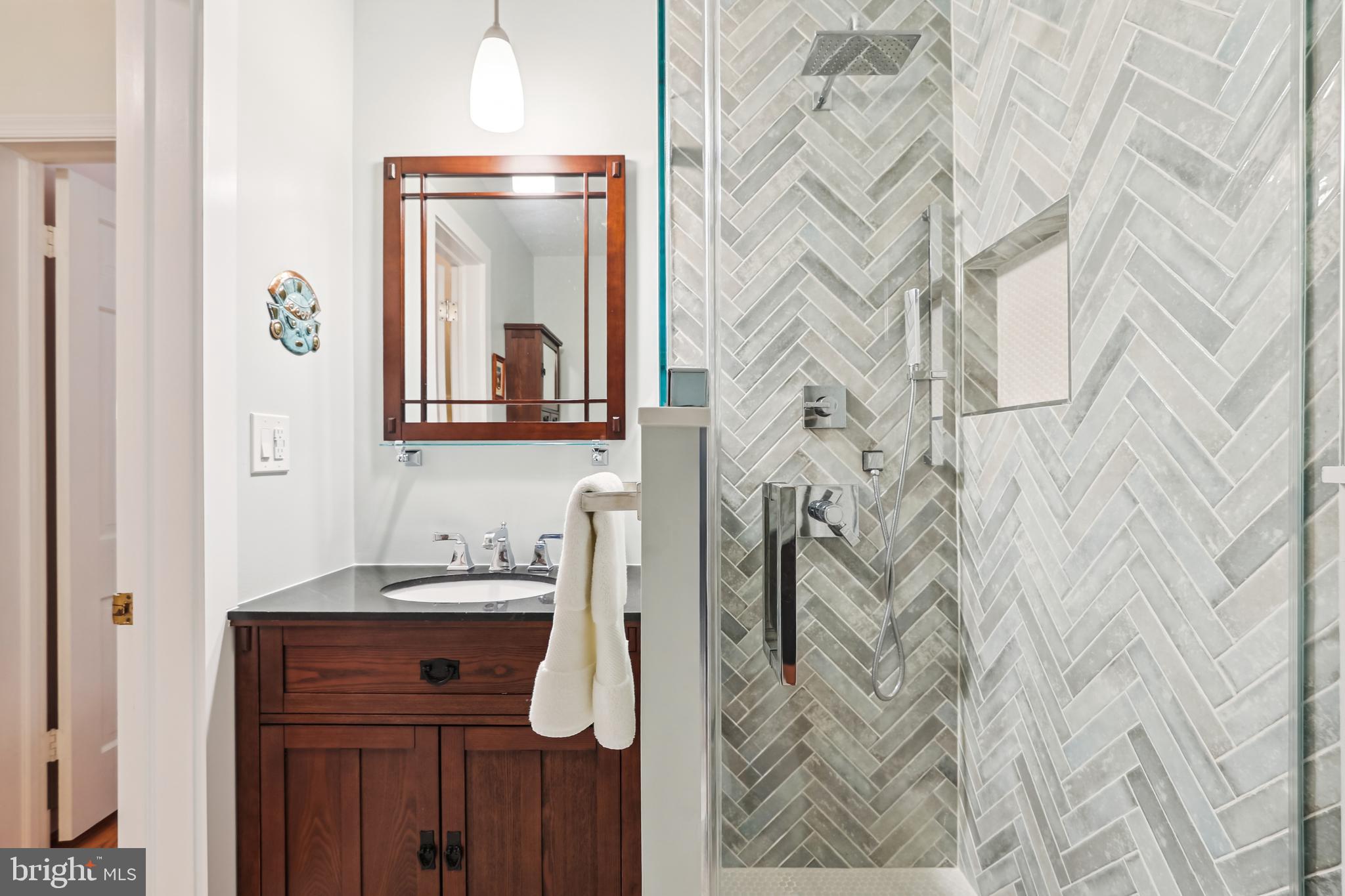 POTOMAC OUTSIDE - Residential