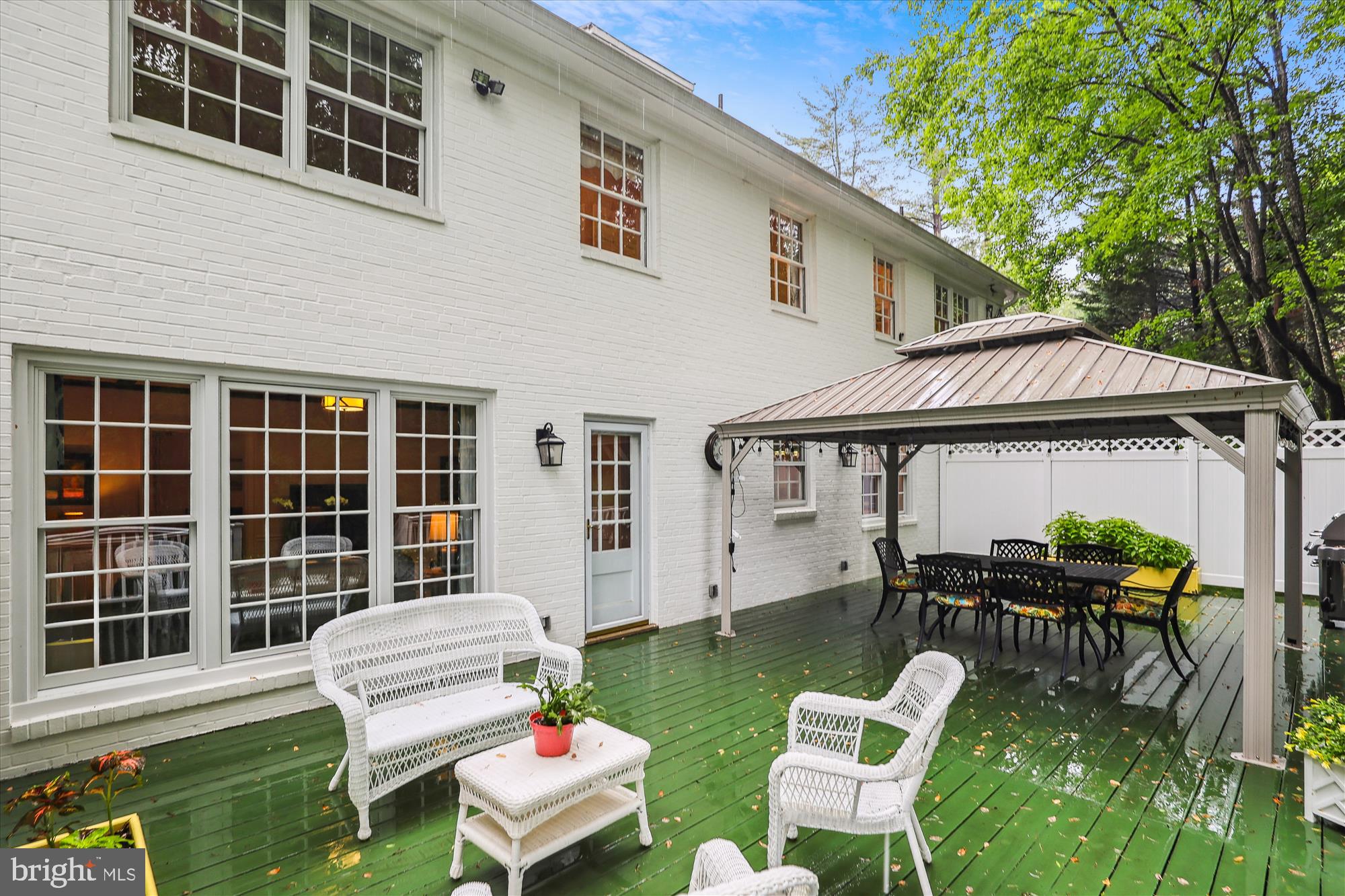 POTOMAC OUTSIDE - Residential