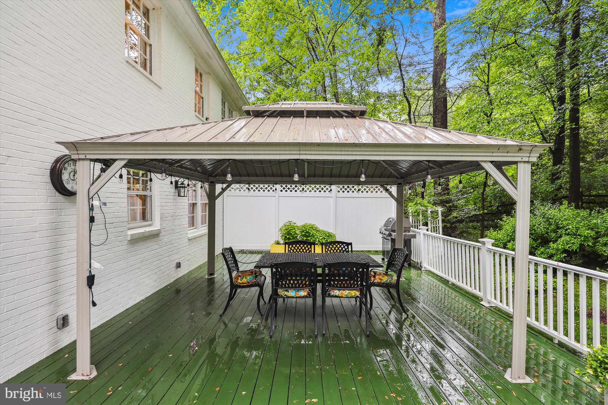 POTOMAC OUTSIDE - Residential