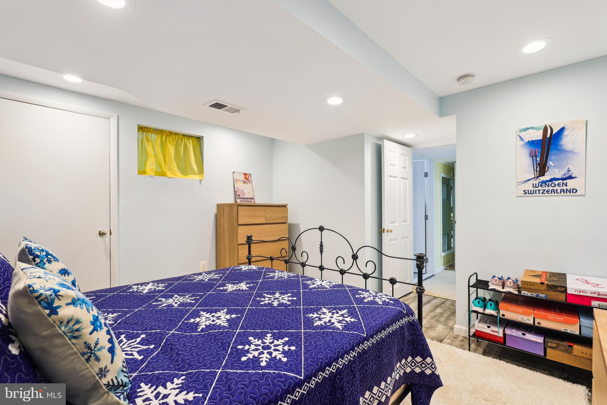 POTOMAC OUTSIDE - Residential