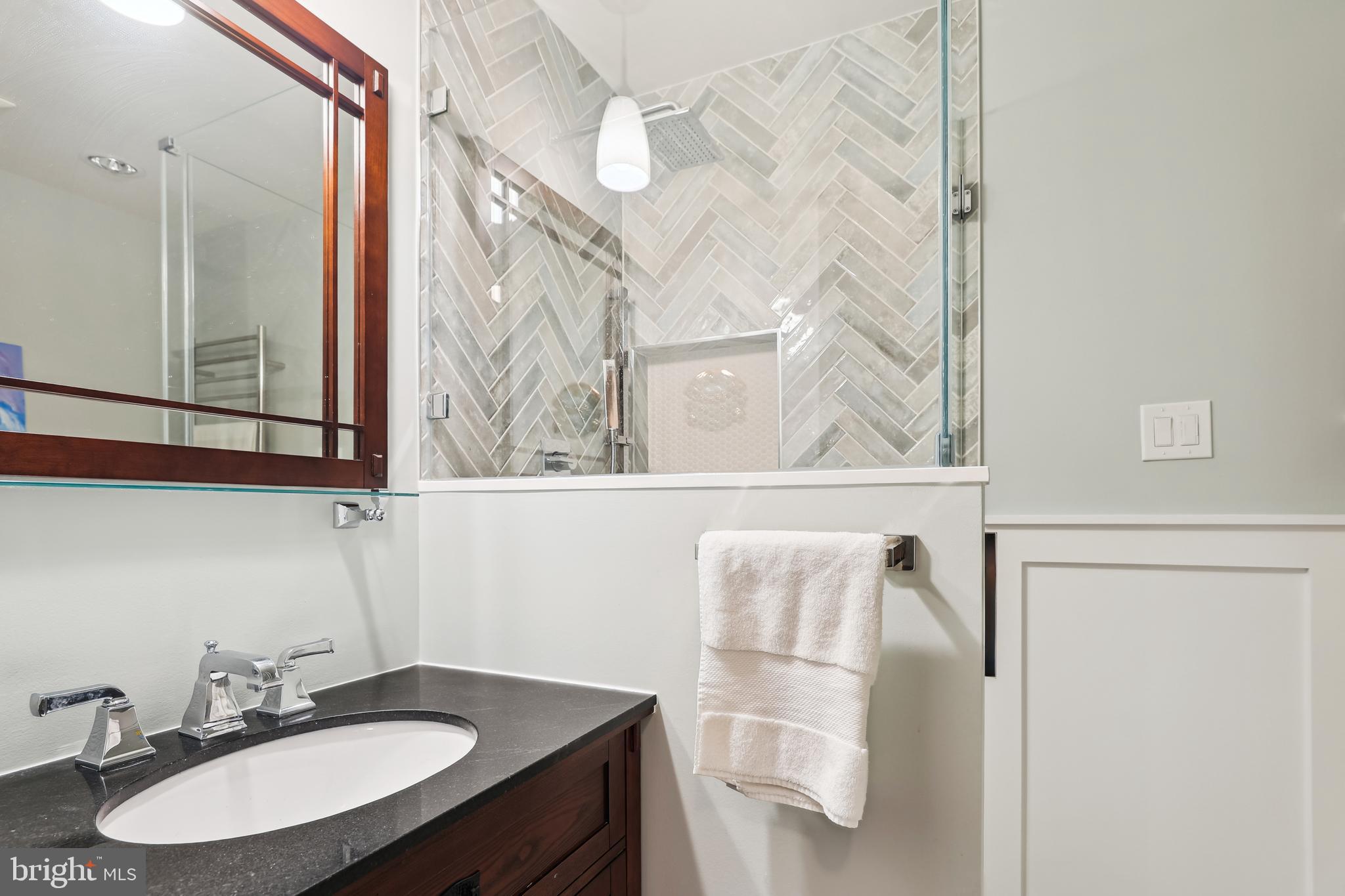 POTOMAC OUTSIDE - Residential