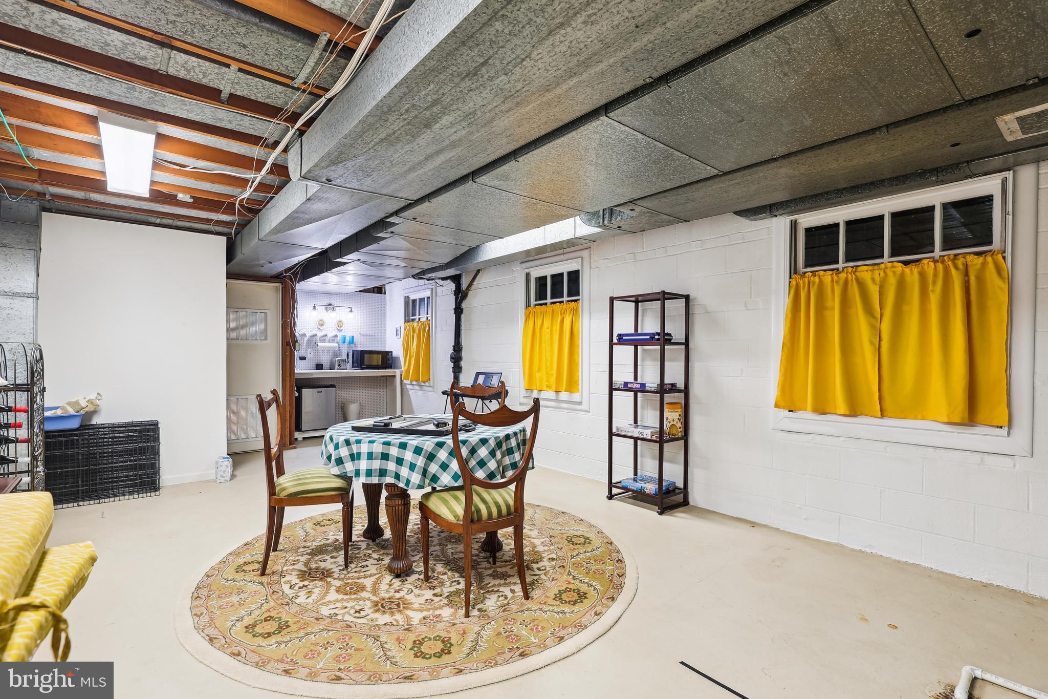 POTOMAC OUTSIDE - Residential