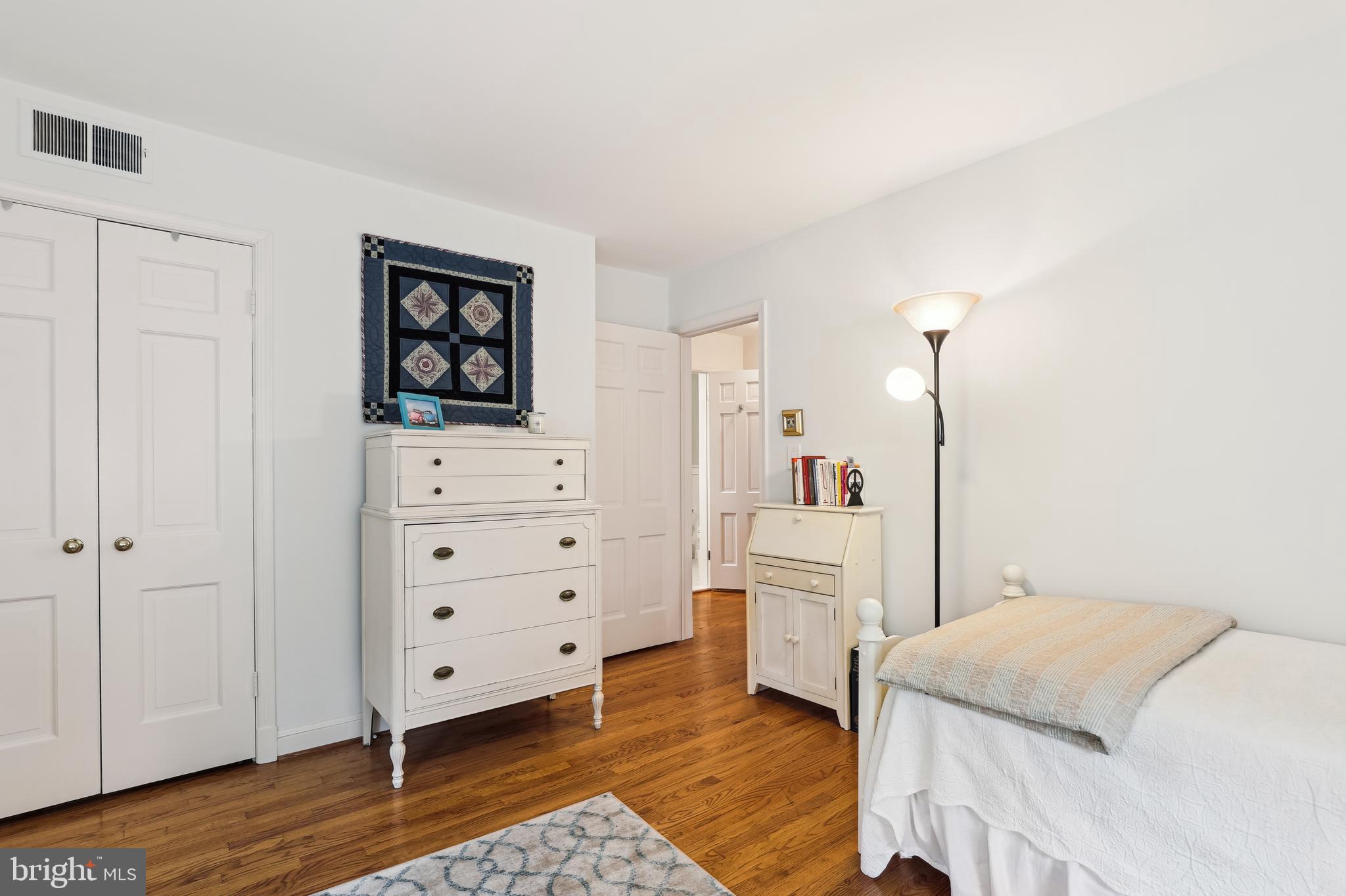 POTOMAC OUTSIDE - Residential