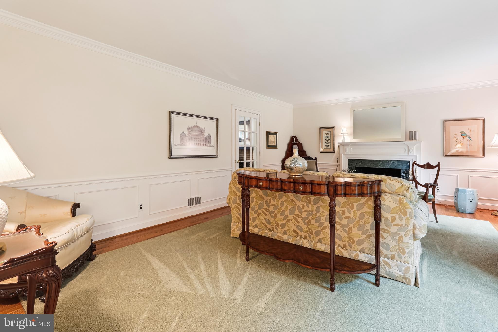 POTOMAC OUTSIDE - Residential