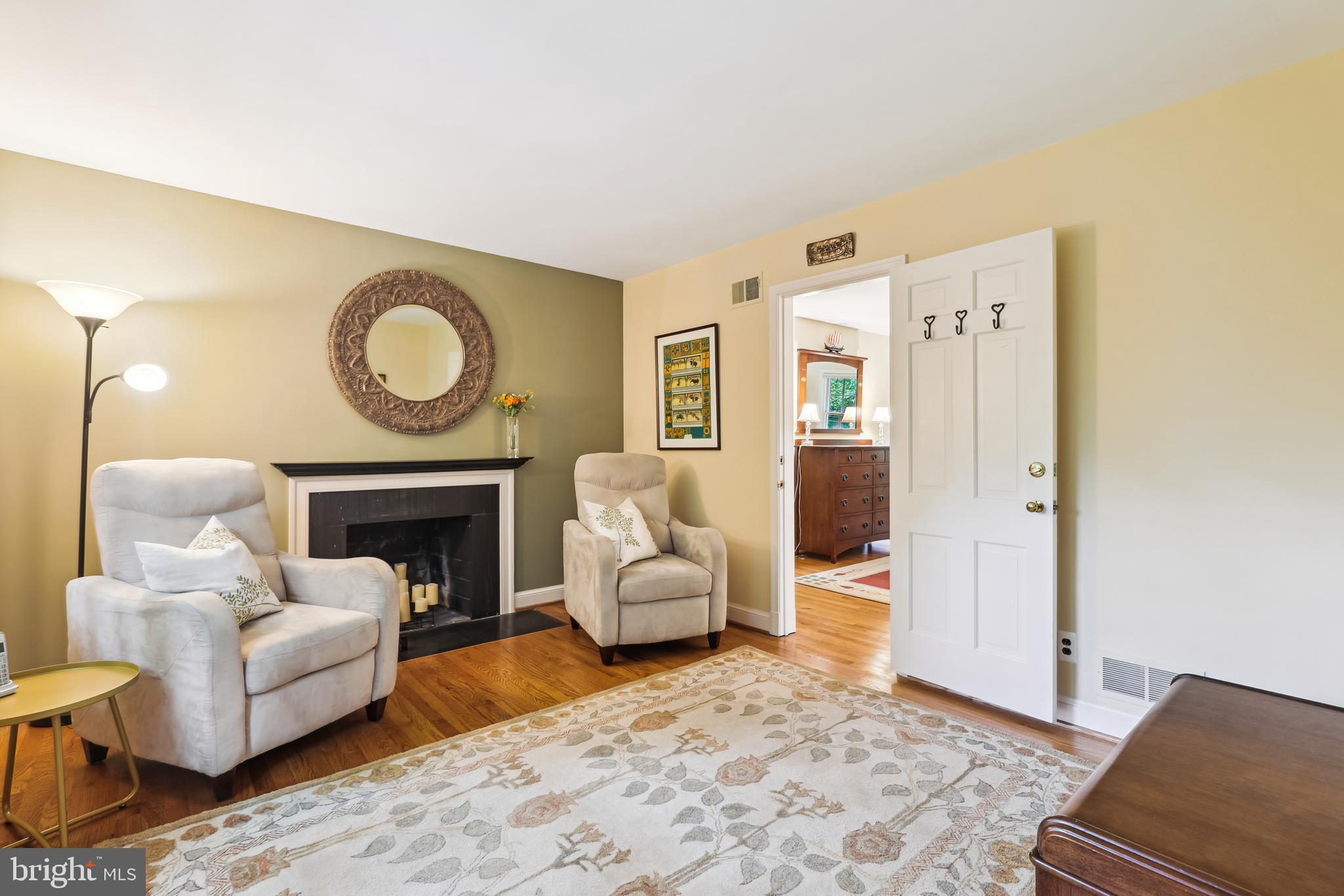 POTOMAC OUTSIDE - Residential