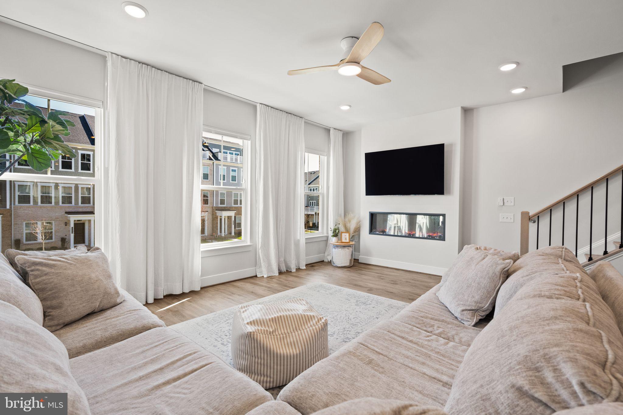 POTOMAC SHORES - Residential