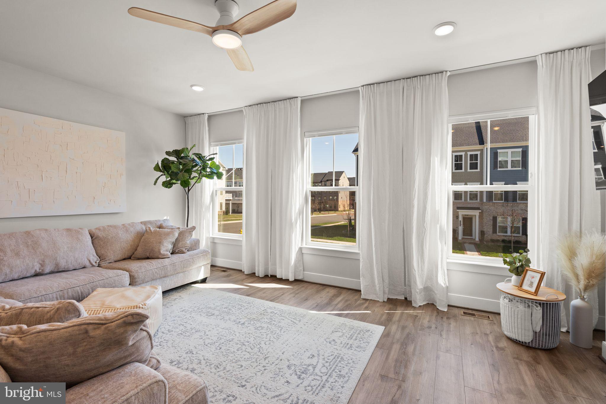 POTOMAC SHORES - Residential