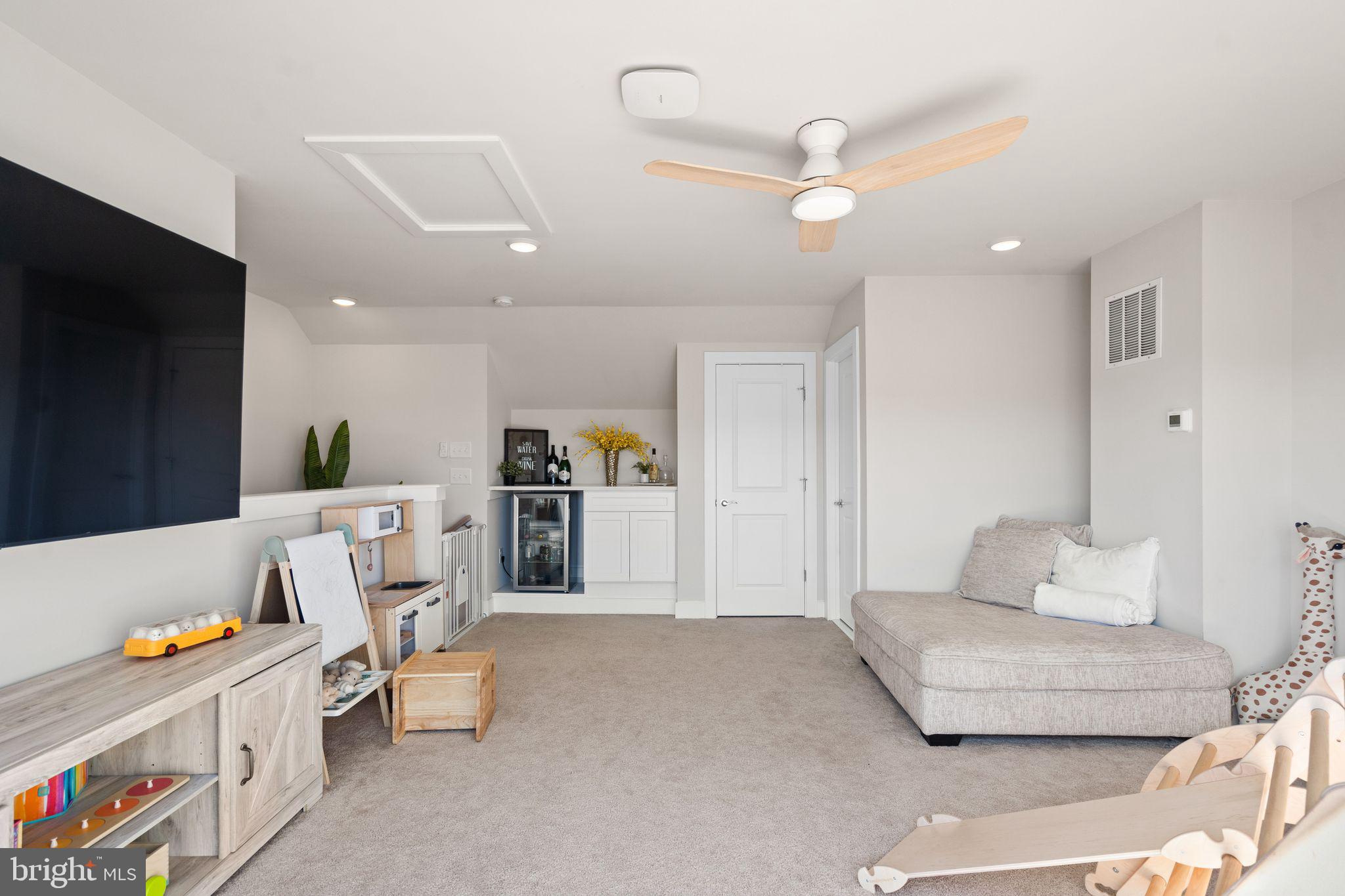 POTOMAC SHORES - Residential