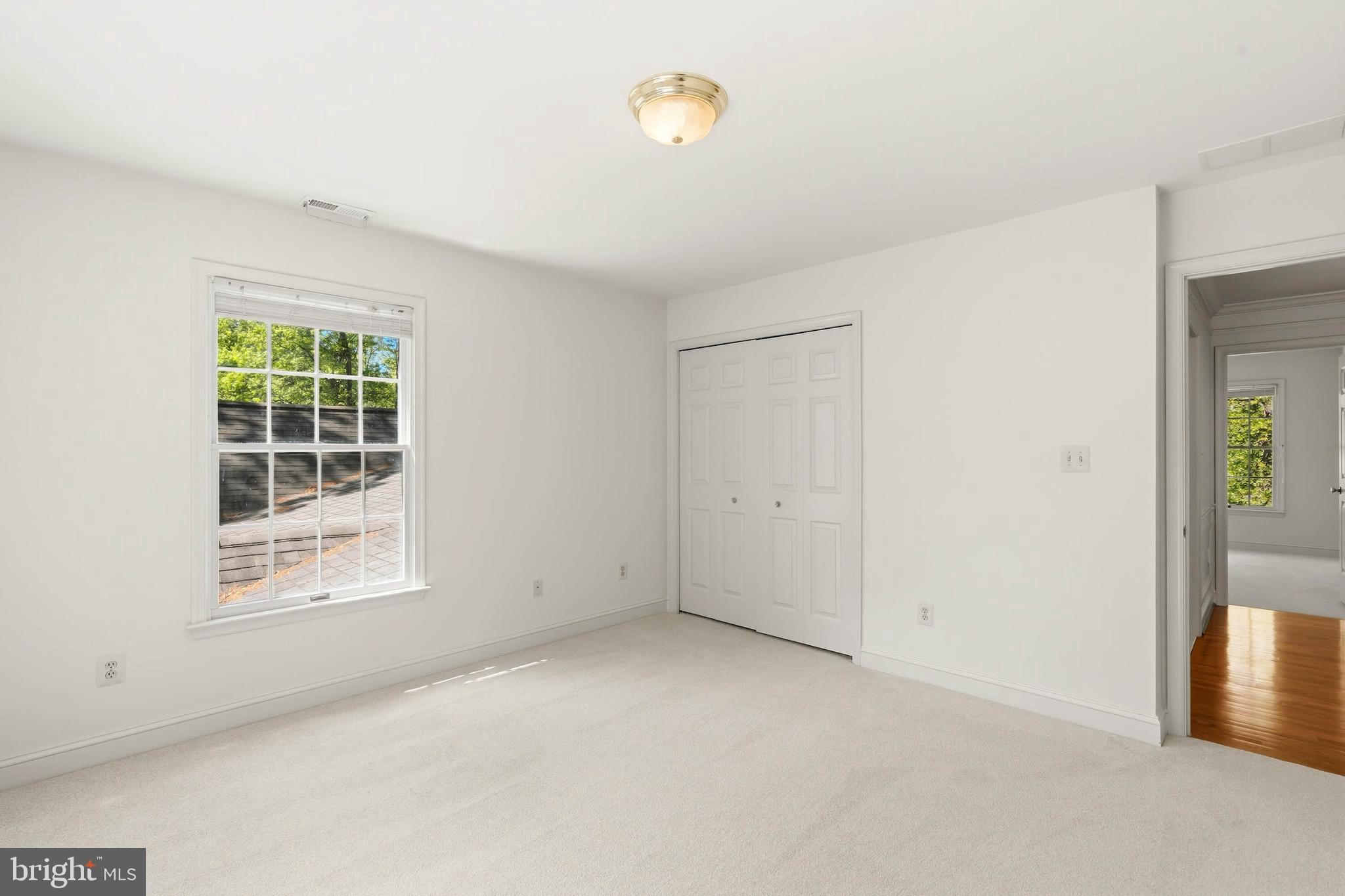 KNOX WOODS - Residential