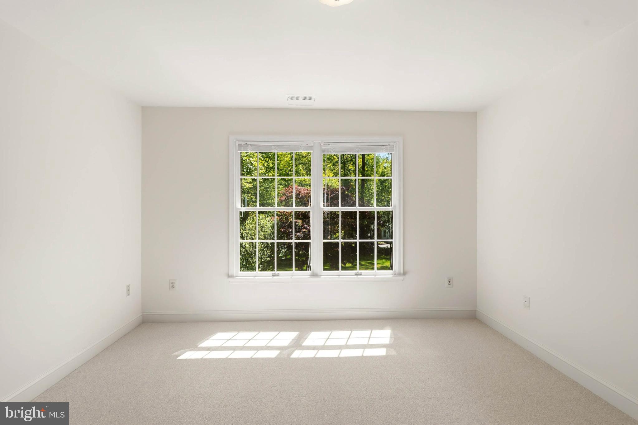KNOX WOODS - Residential
