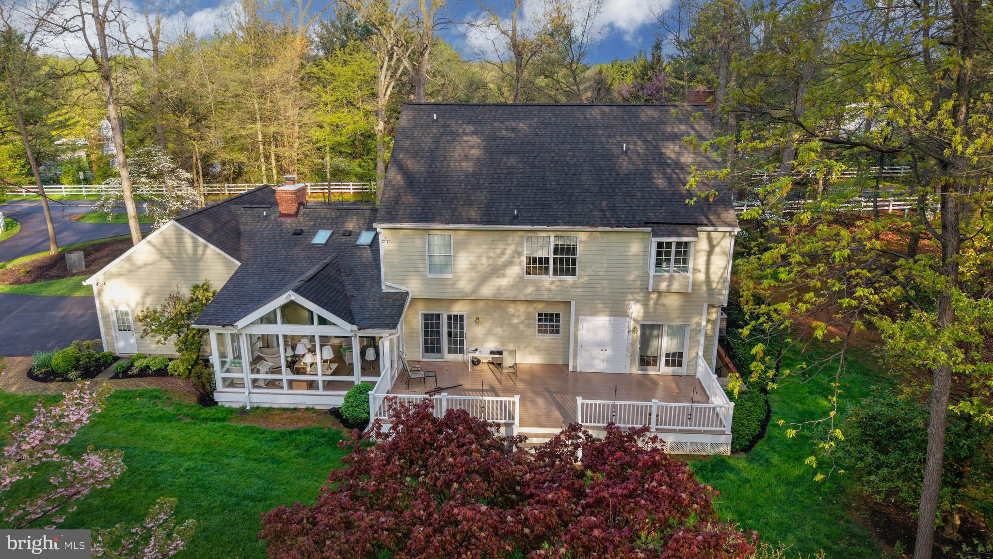 KNOX WOODS - Residential