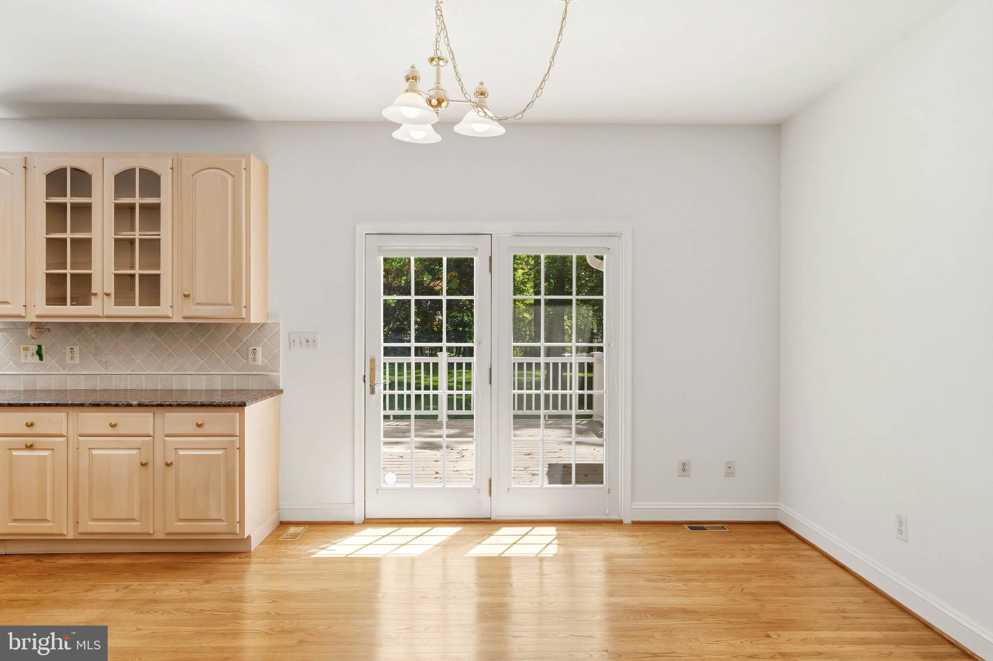 KNOX WOODS - Residential