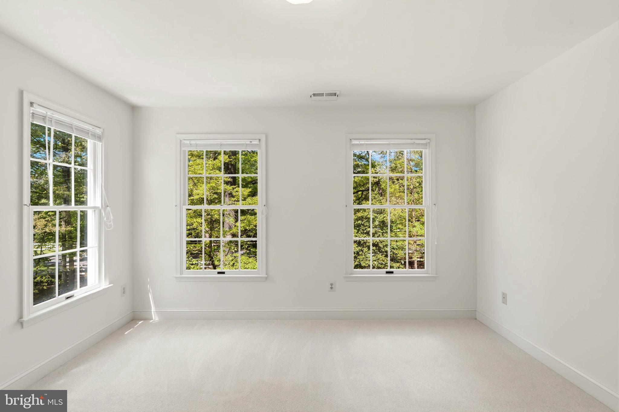 KNOX WOODS - Residential