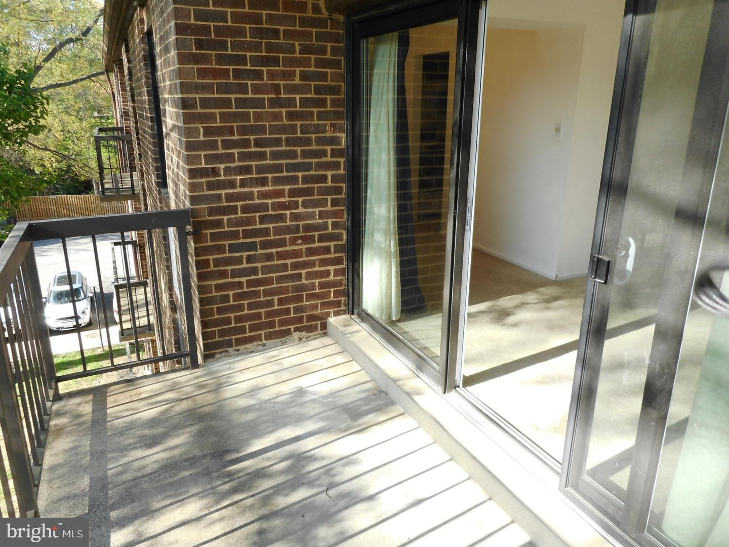 HAWTHORNE VILLAGE - Residential Lease