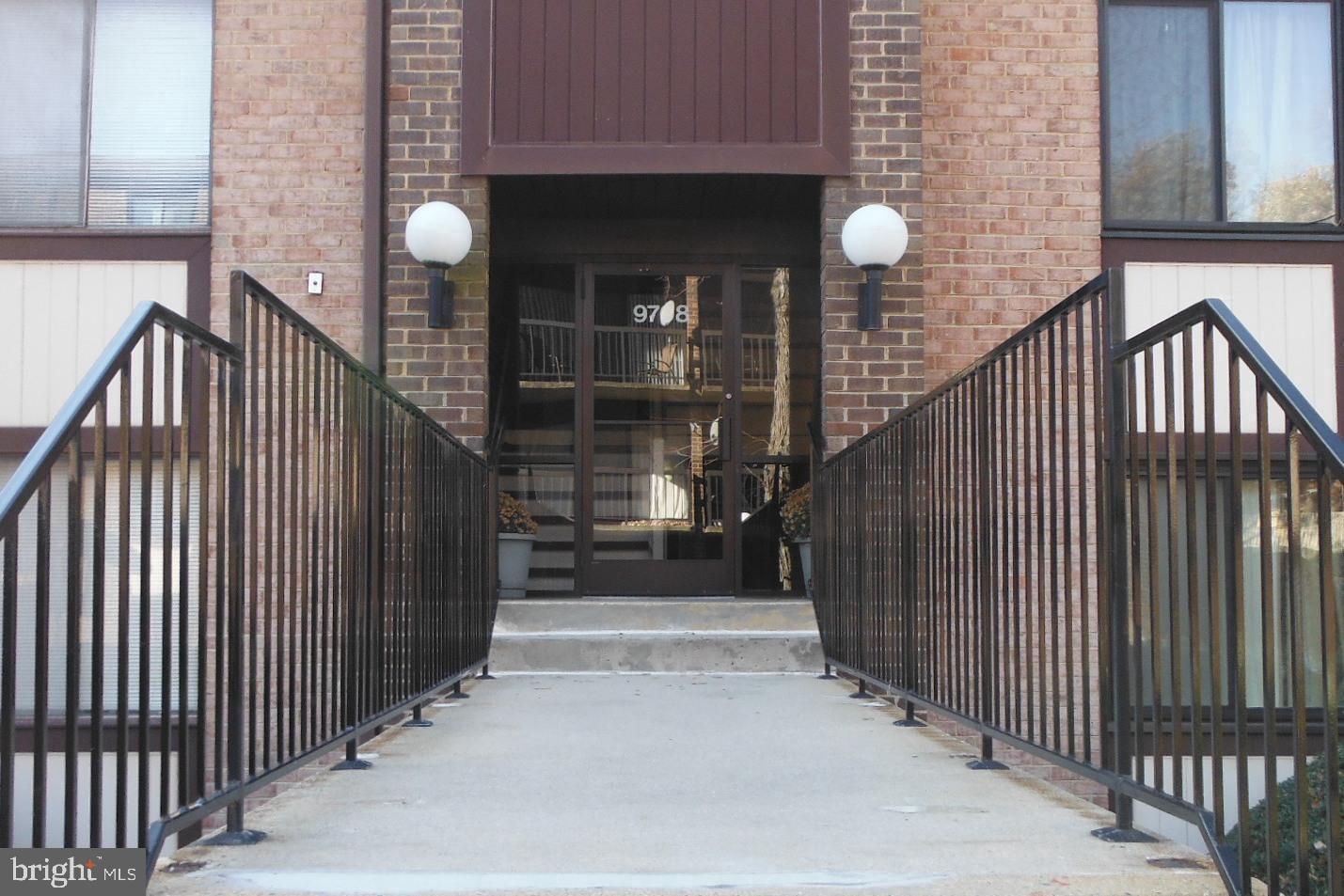 HAWTHORNE VILLAGE - Residential Lease