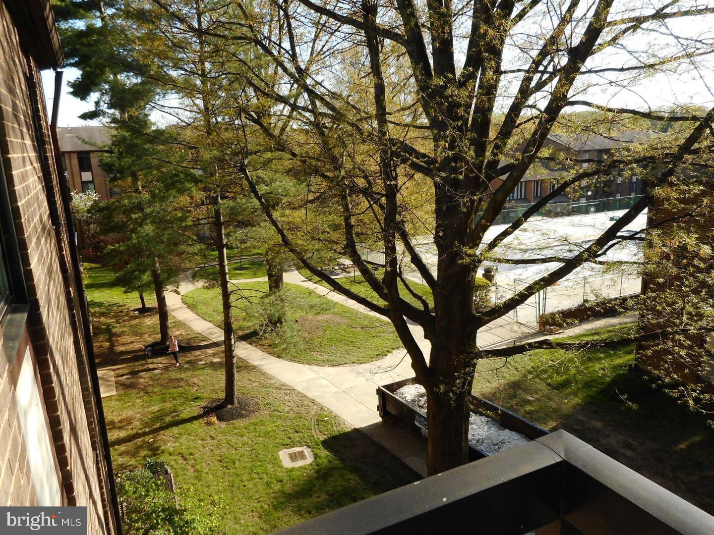 HAWTHORNE VILLAGE - Residential Lease