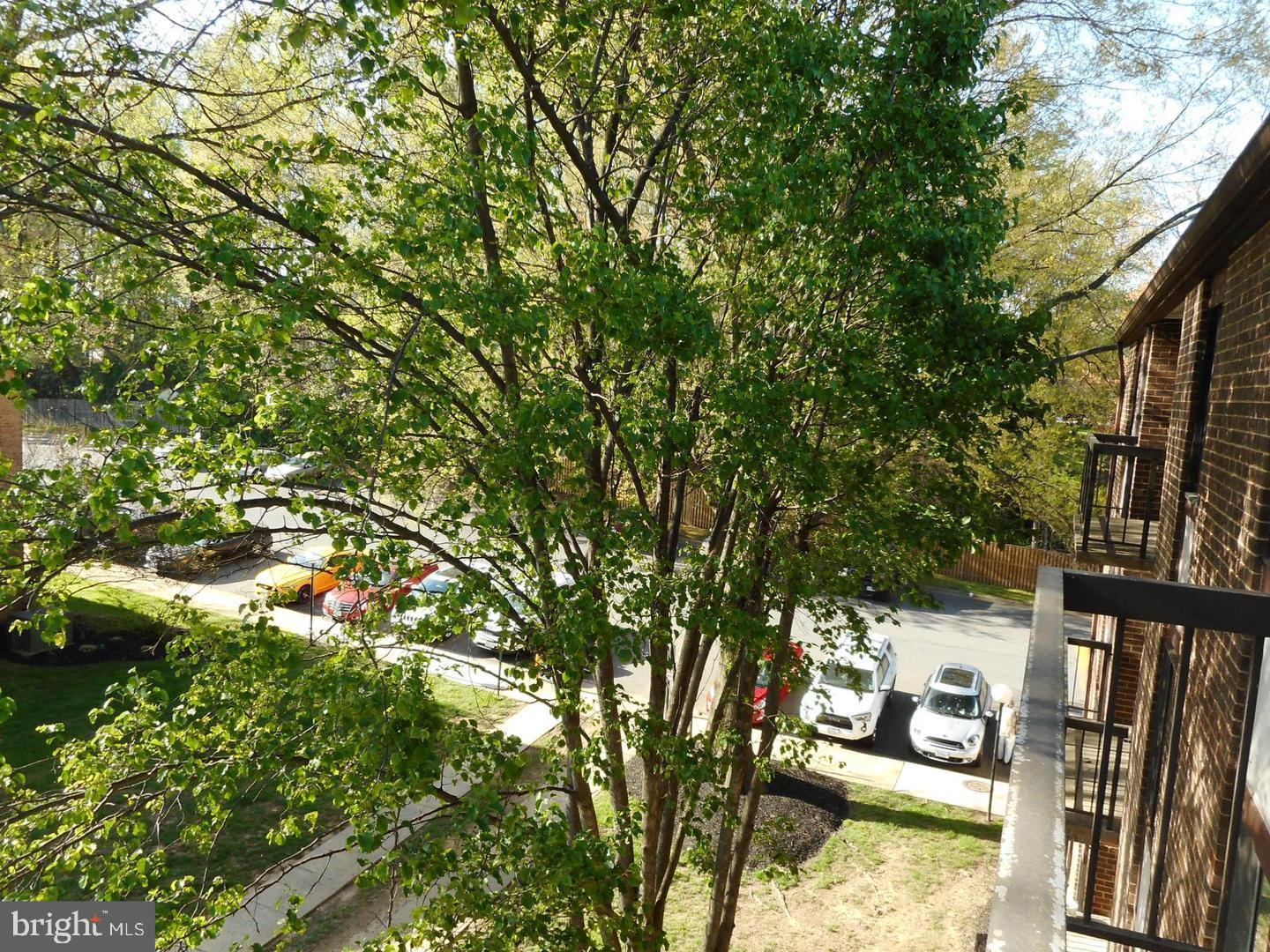 HAWTHORNE VILLAGE - Residential Lease