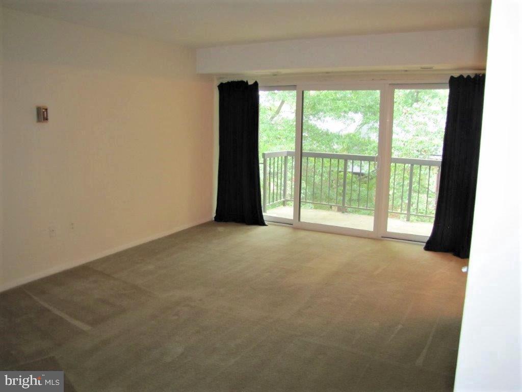 HAWTHORNE VILLAGE - Residential Lease