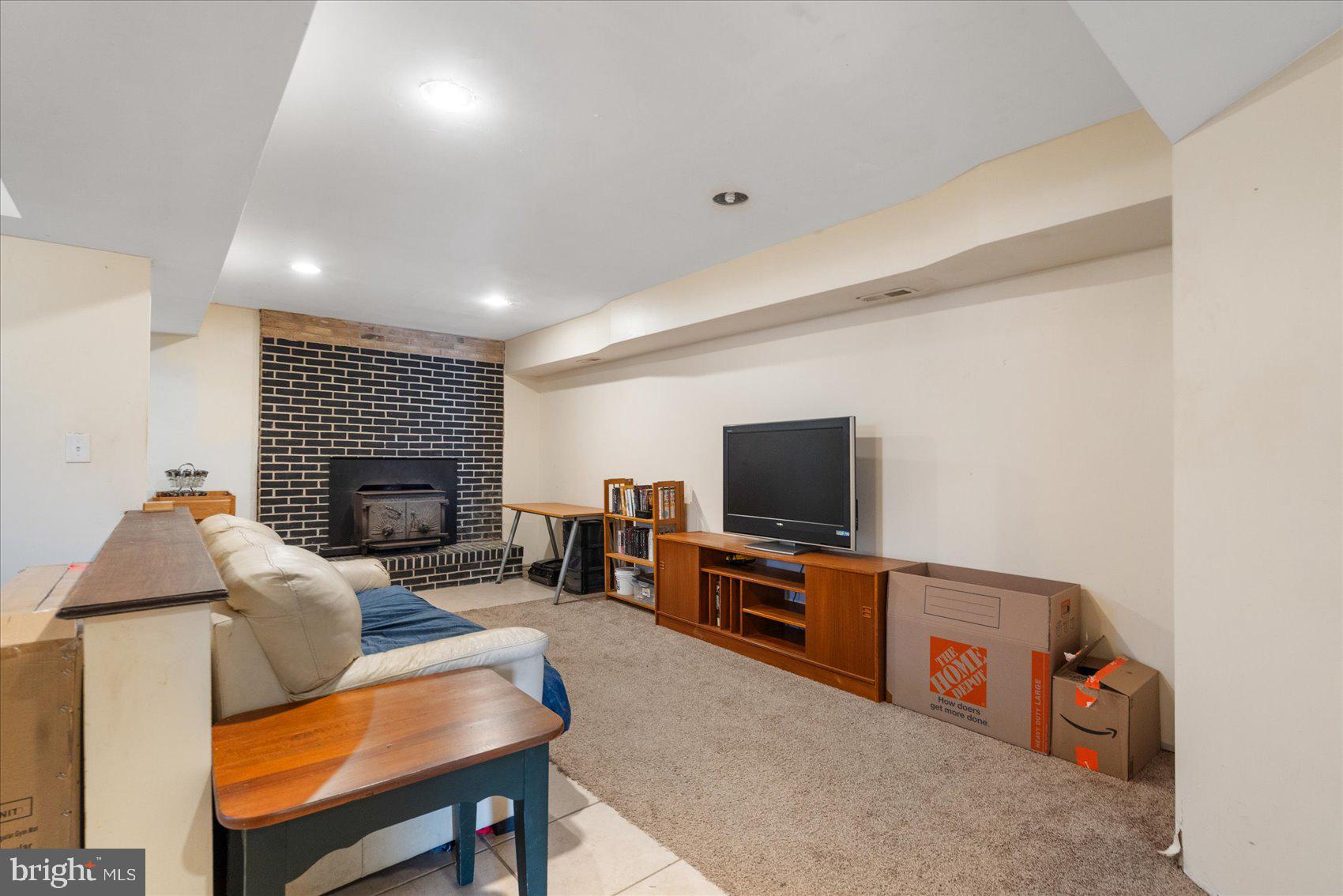 CHAPEL CROSSING - Residential