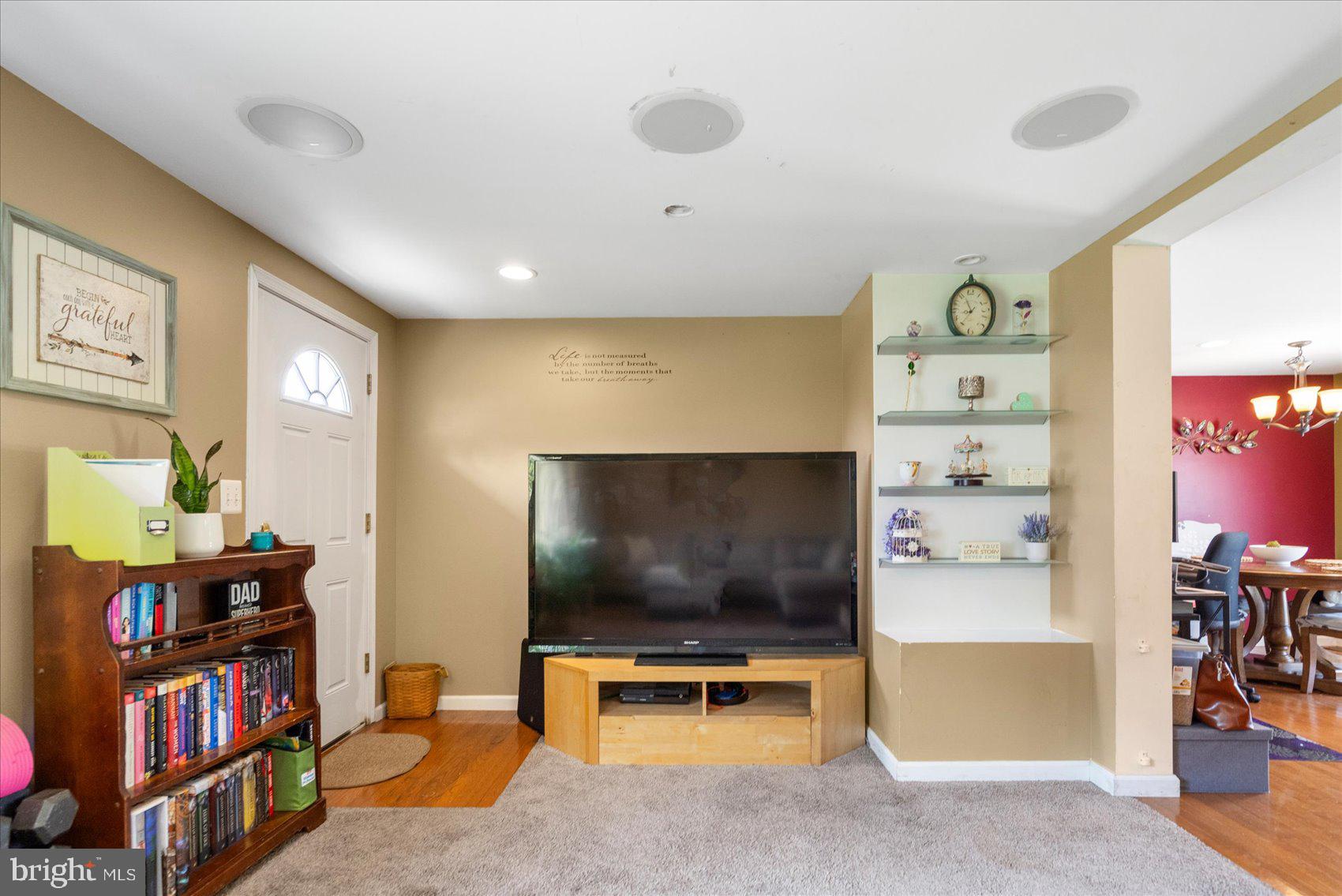 CHAPEL CROSSING - Residential