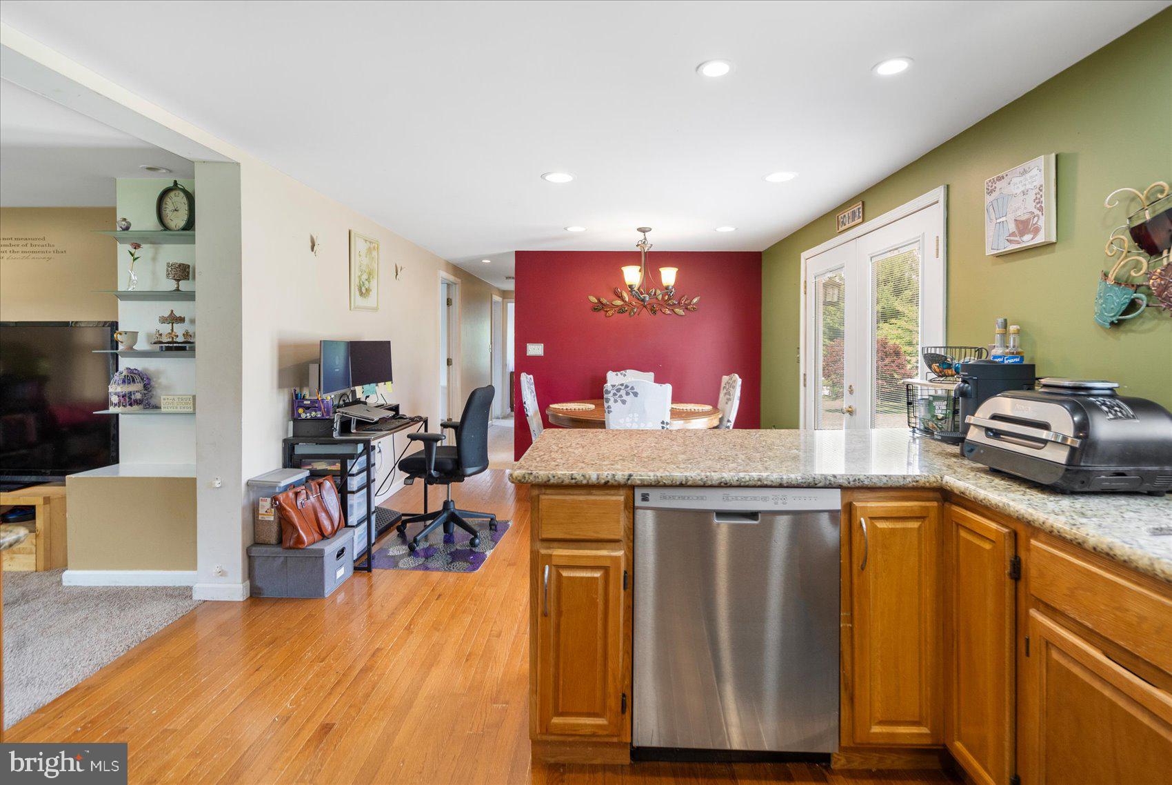 CHAPEL CROSSING - Residential