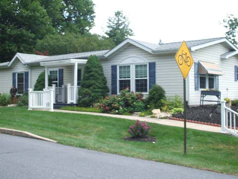 Mobile Home For Sale - 20 Chestnut Court<br/> Montgomery County, HARLEYSVILLE, PA 19438