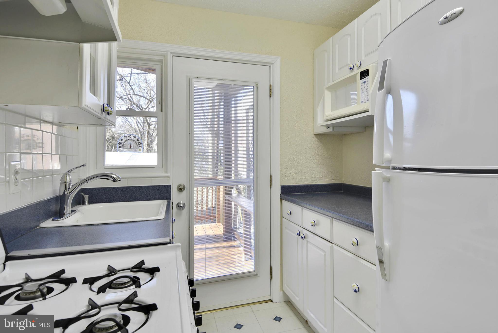 JEFFERSON MANOR - Residential