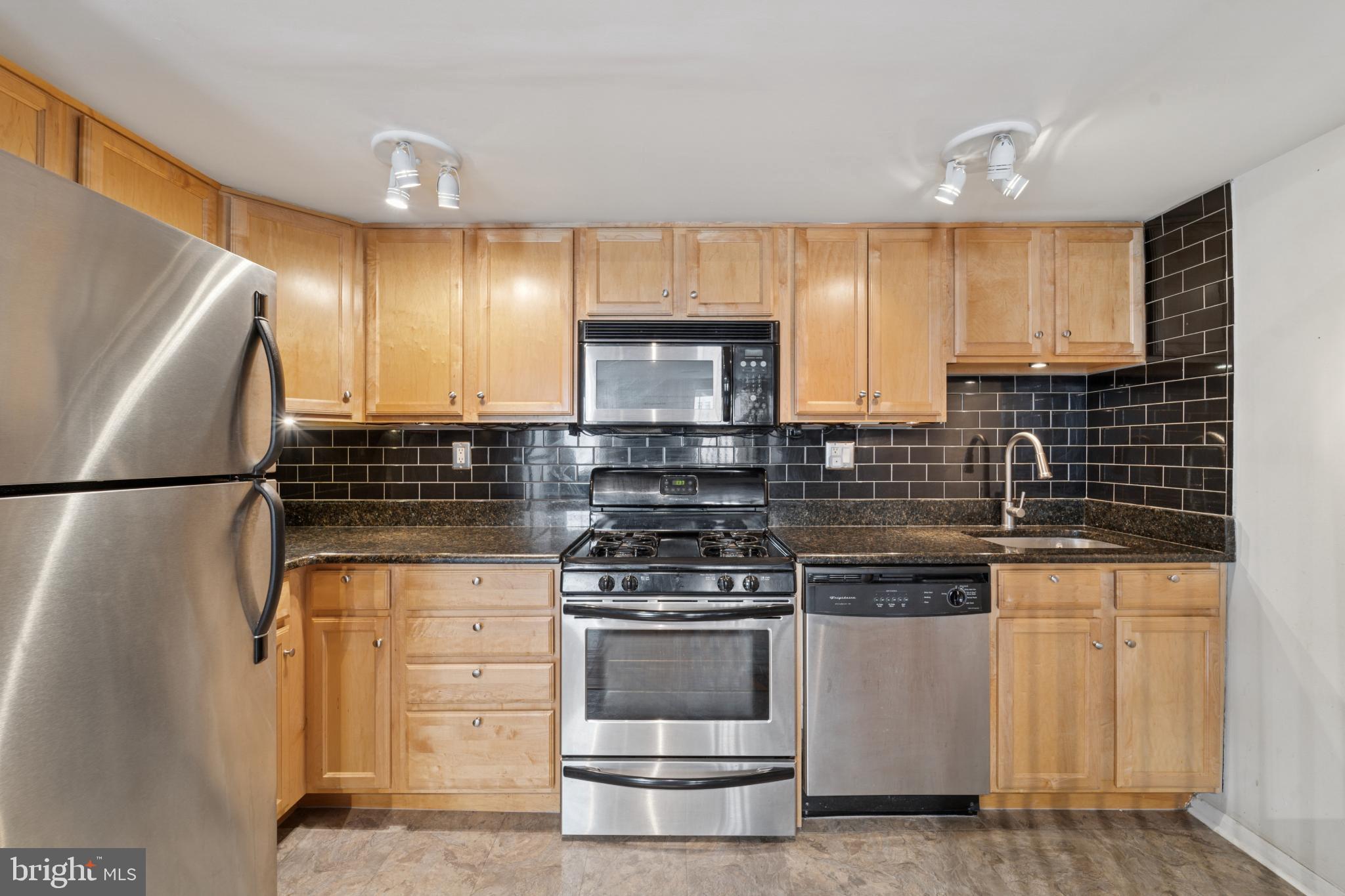 WASHINGTON SQ WEST - Residential