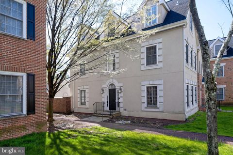 Townhouse For Sale - 3 Governors Lane<br/> PRINCETON, NJ 08540