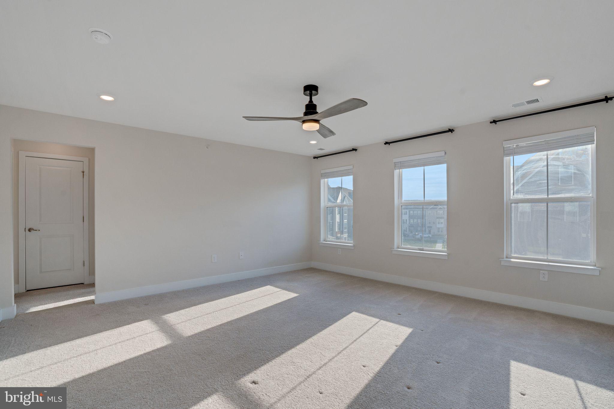 STEELPOINTE - Residential