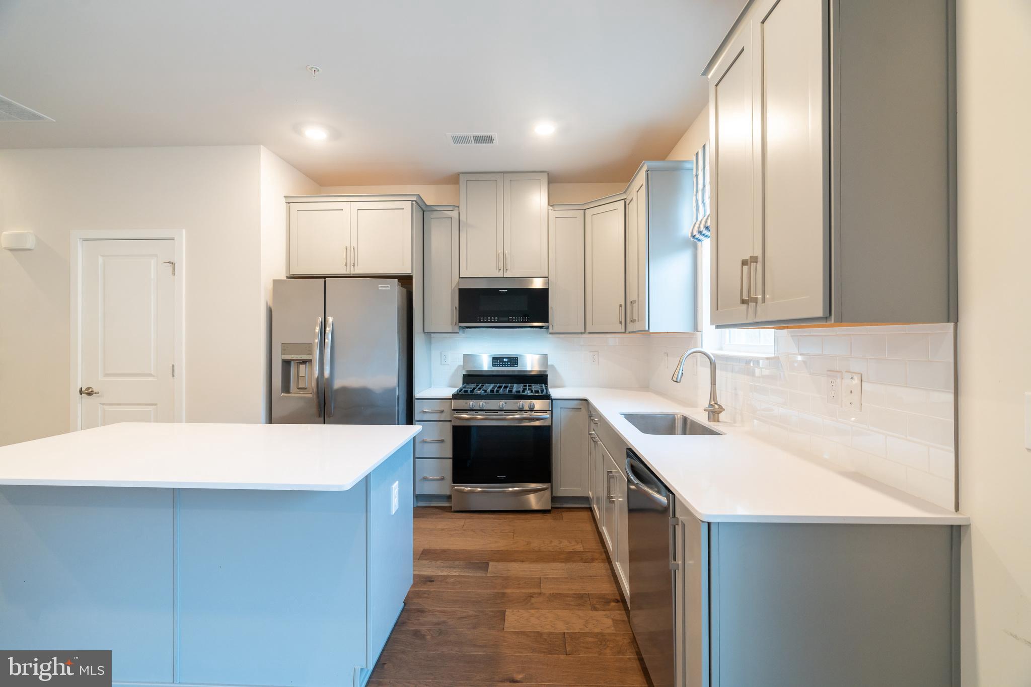 STEELPOINTE - Residential