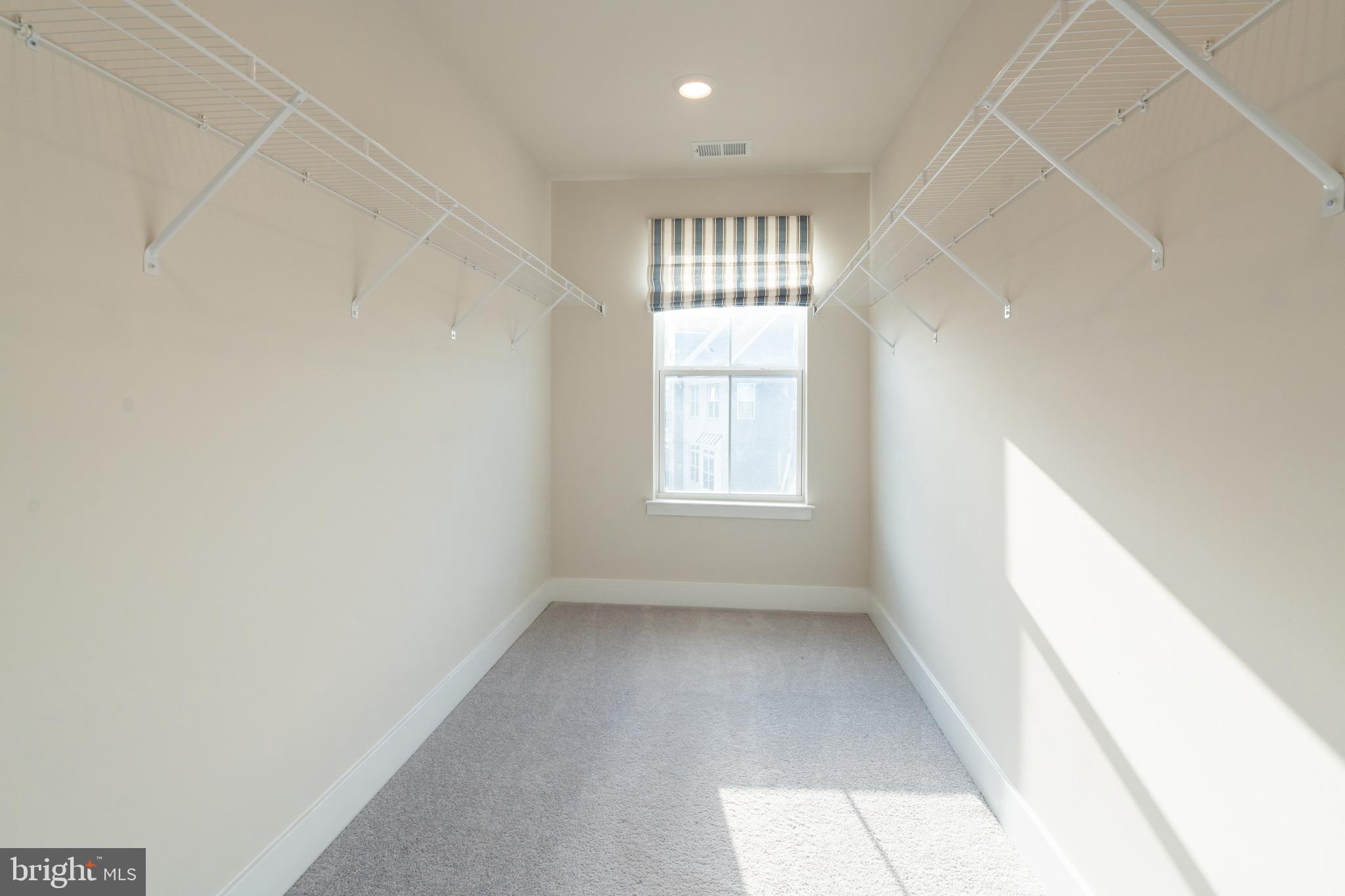 STEELPOINTE - Residential