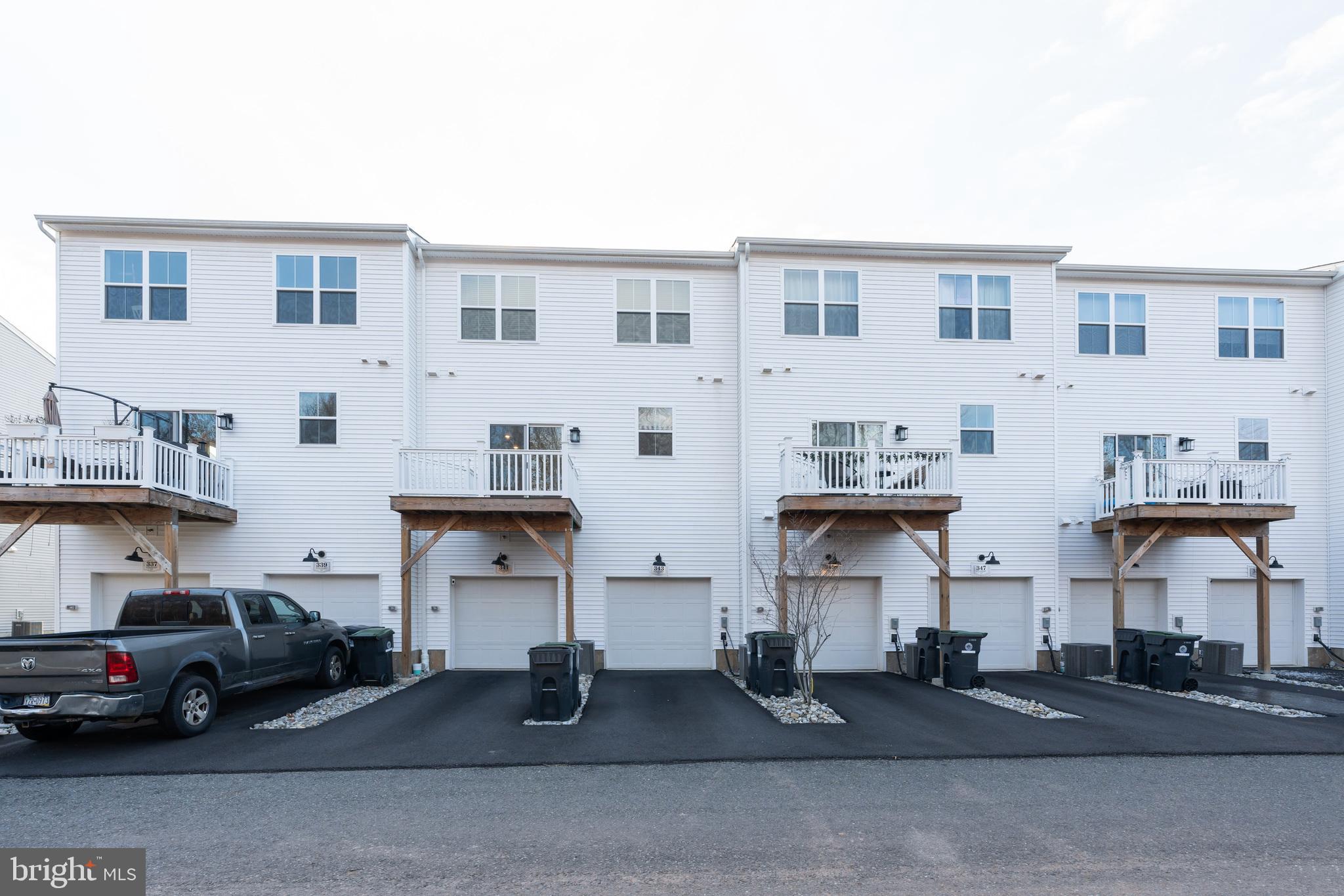 STEELPOINTE - Residential