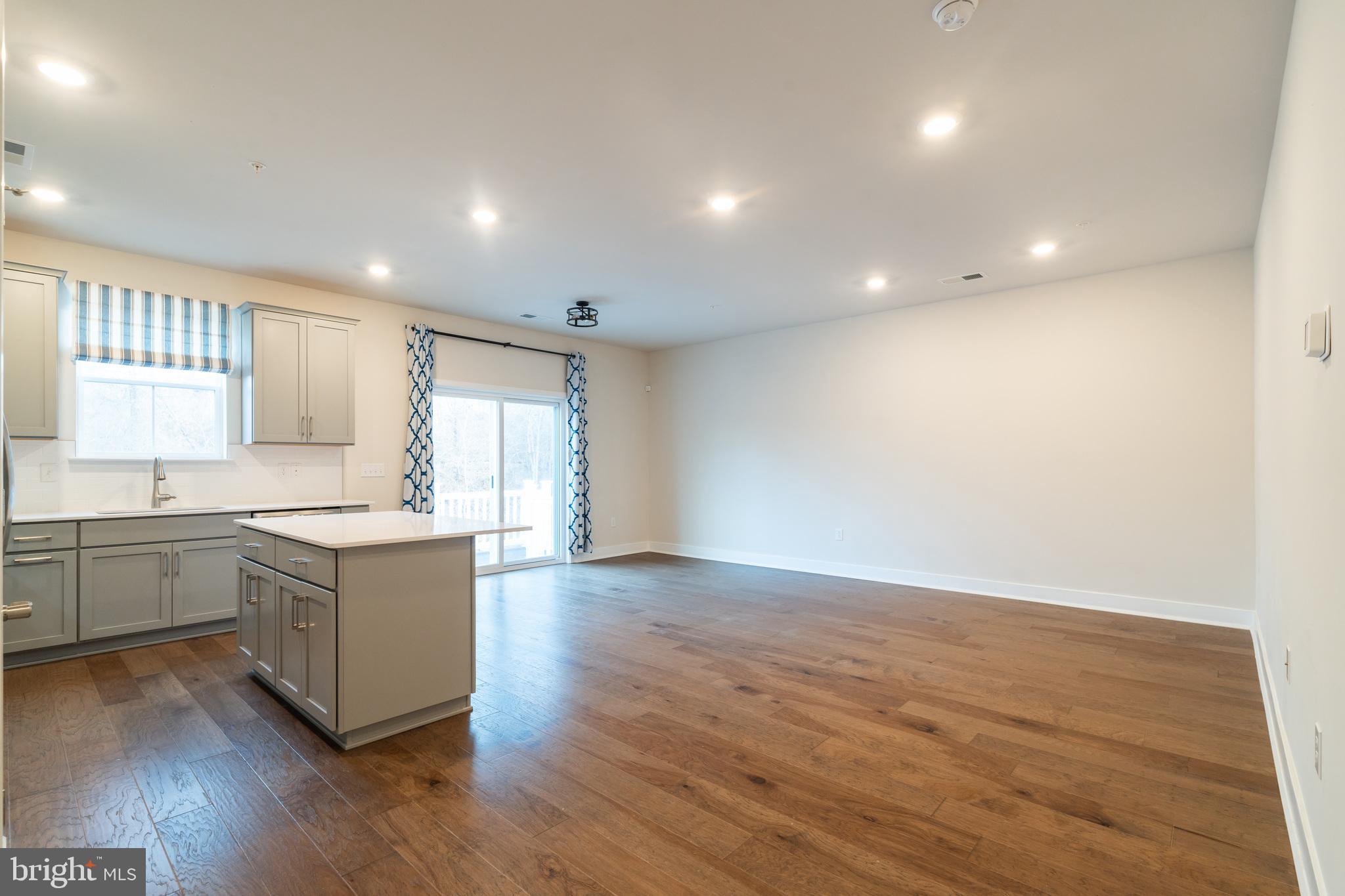 STEELPOINTE - Residential