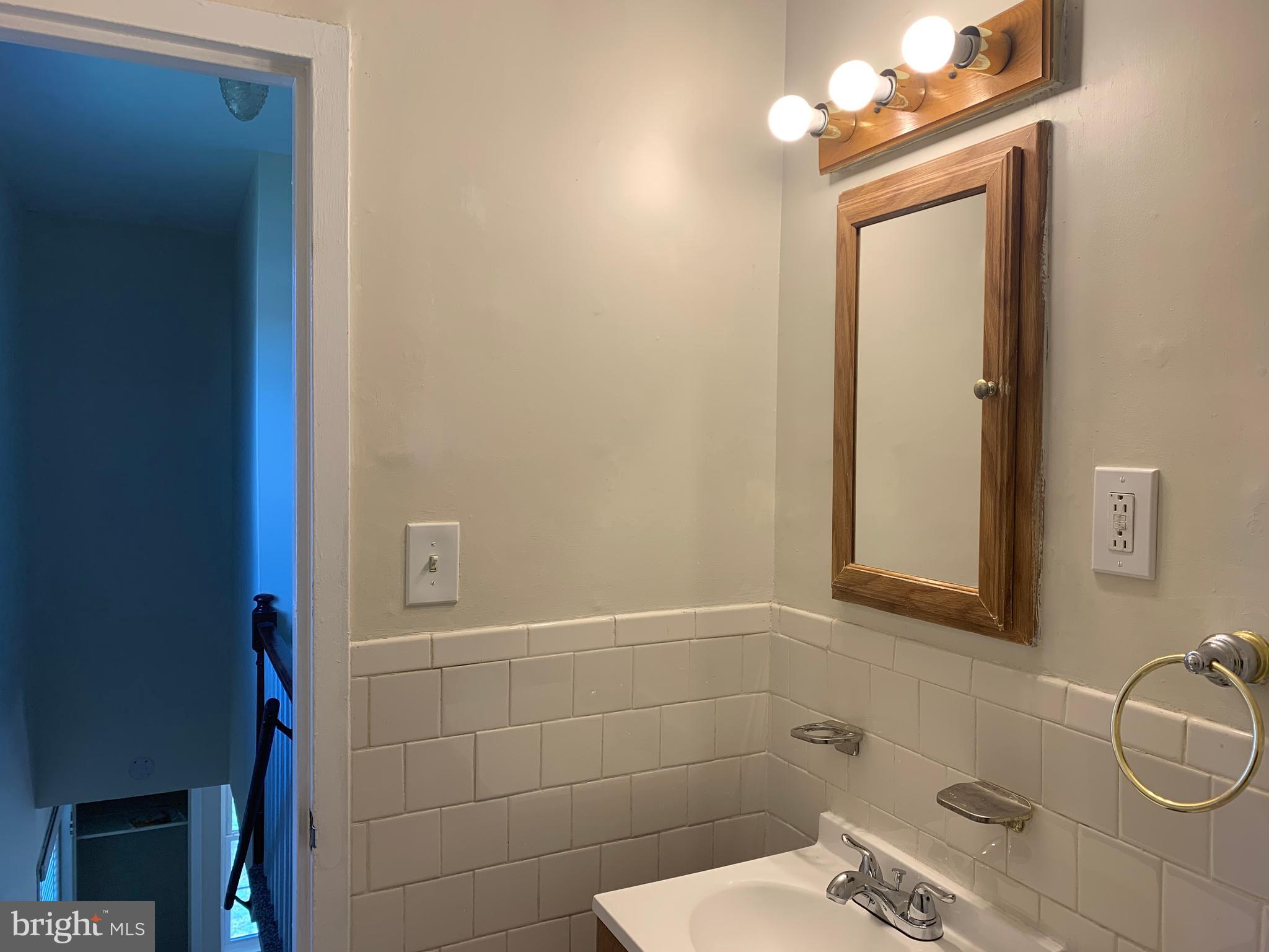 OXON RUN HILLS - Residential Lease