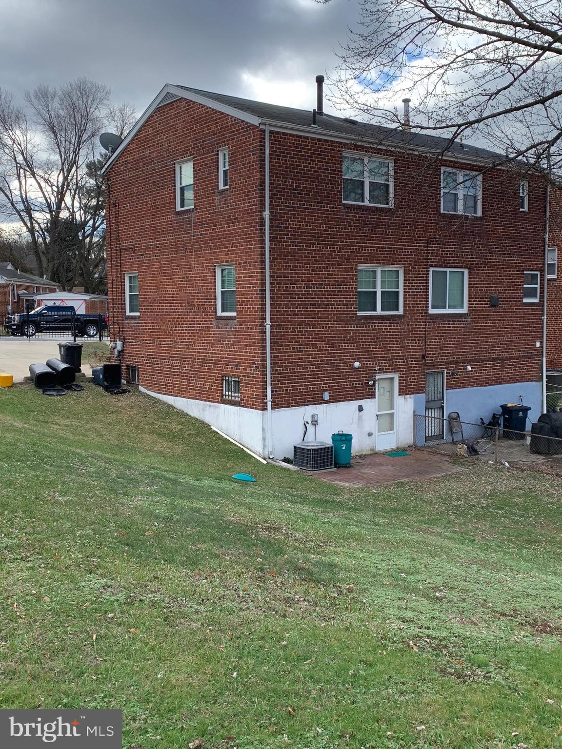 OXON RUN HILLS - Residential Lease