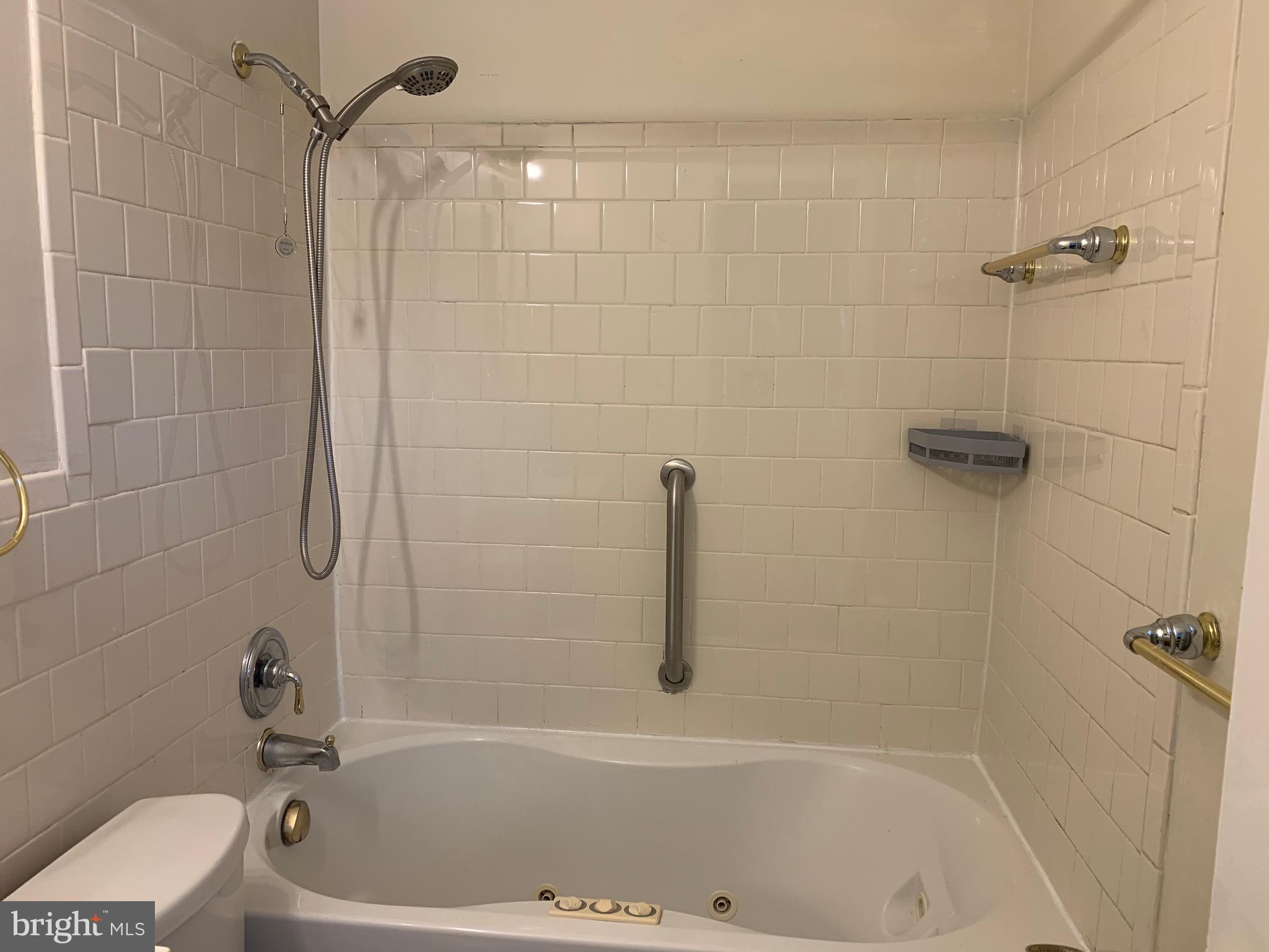 OXON RUN HILLS - Residential Lease