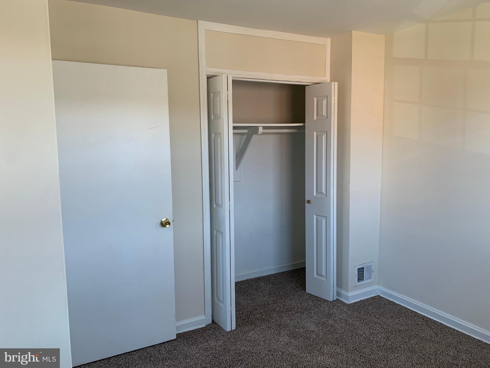 OXON RUN HILLS - Residential Lease